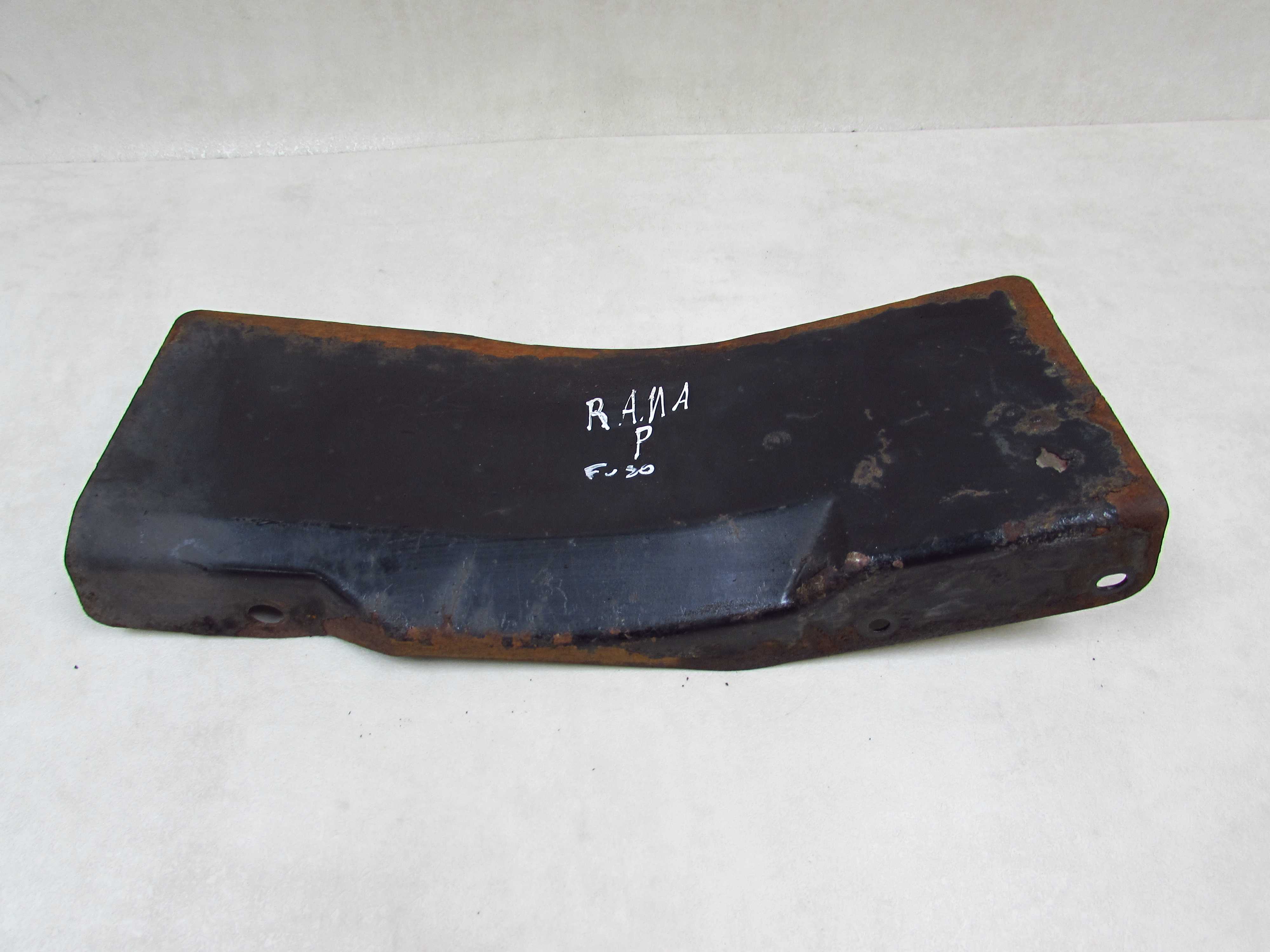 MITSUBISHI CANTER FUSO 7C15 09-15 BLACHA OSLONA DOLNA SILNIKA RAMY PRAWA