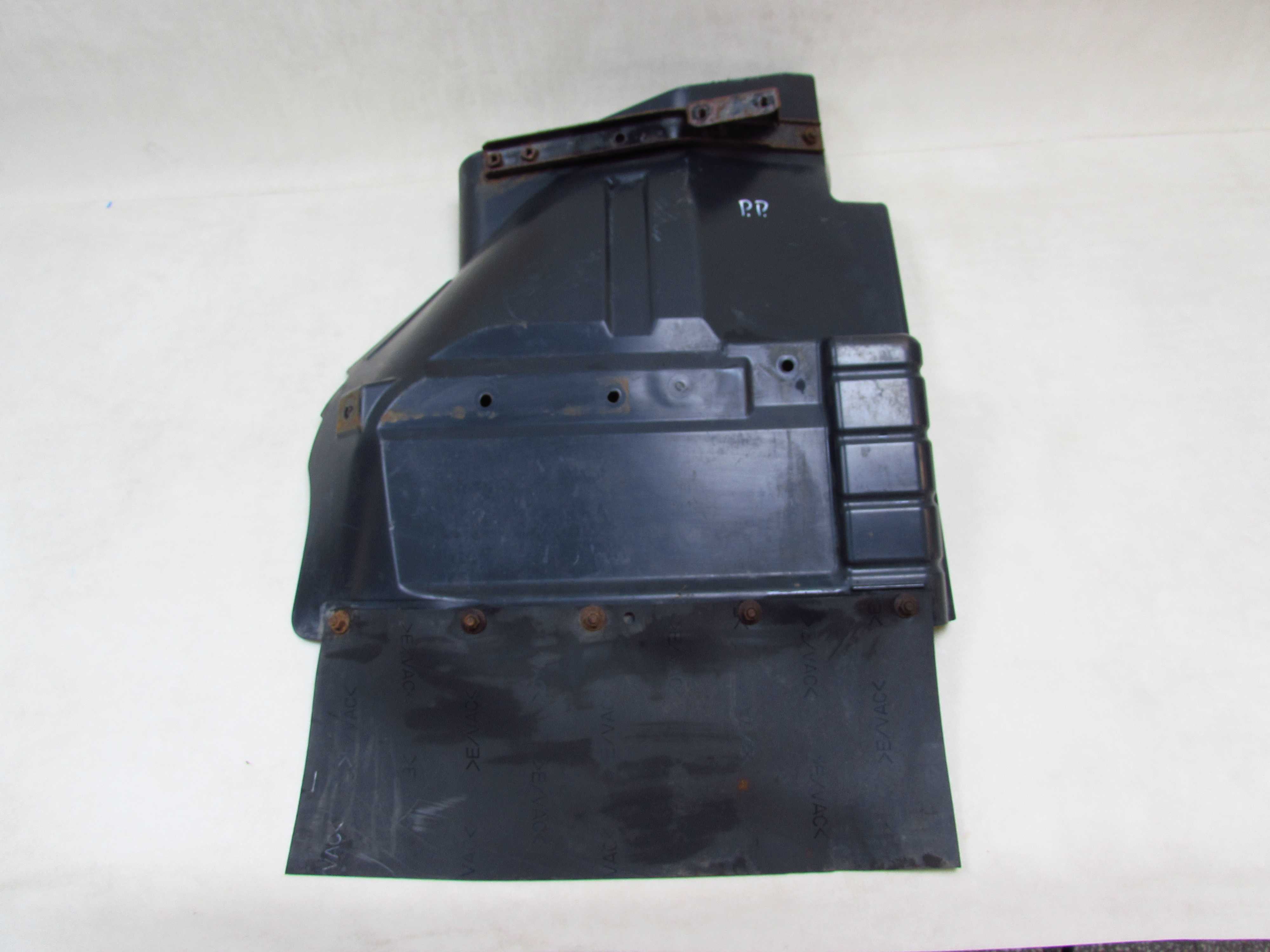 MITSUBISHI CANTER FUSO 7C15 11-21 NADKOLE CHLAPACZ KABINY PRAWE