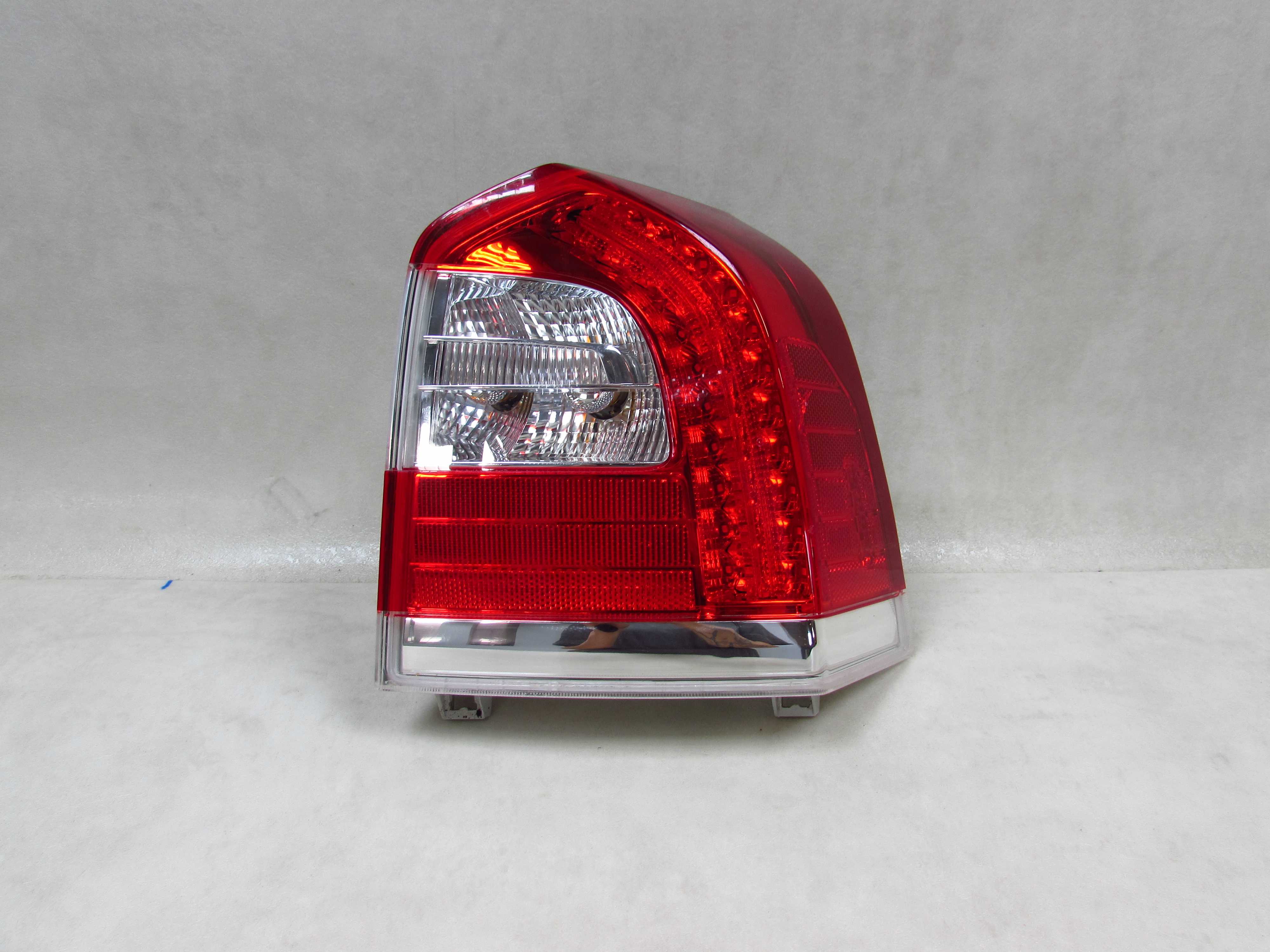 VOLVO V70 III XC70 II LIFT 13-16 LAMPA TYL PRAWA LED