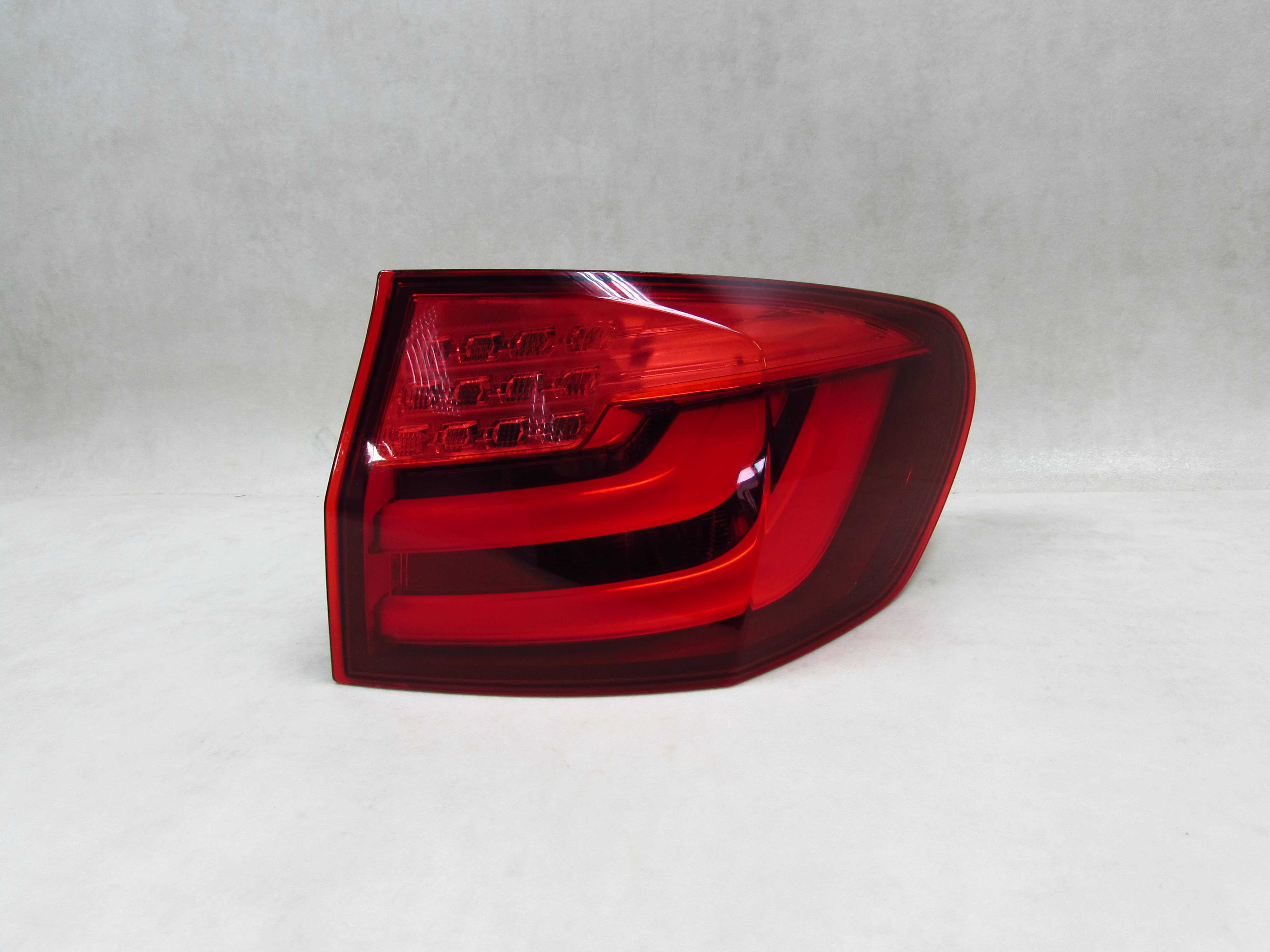 BMW 5 F11 KOMBI TOURING 09-13 LAMPA TYL PRAWA BLOTNIKA TYLNA