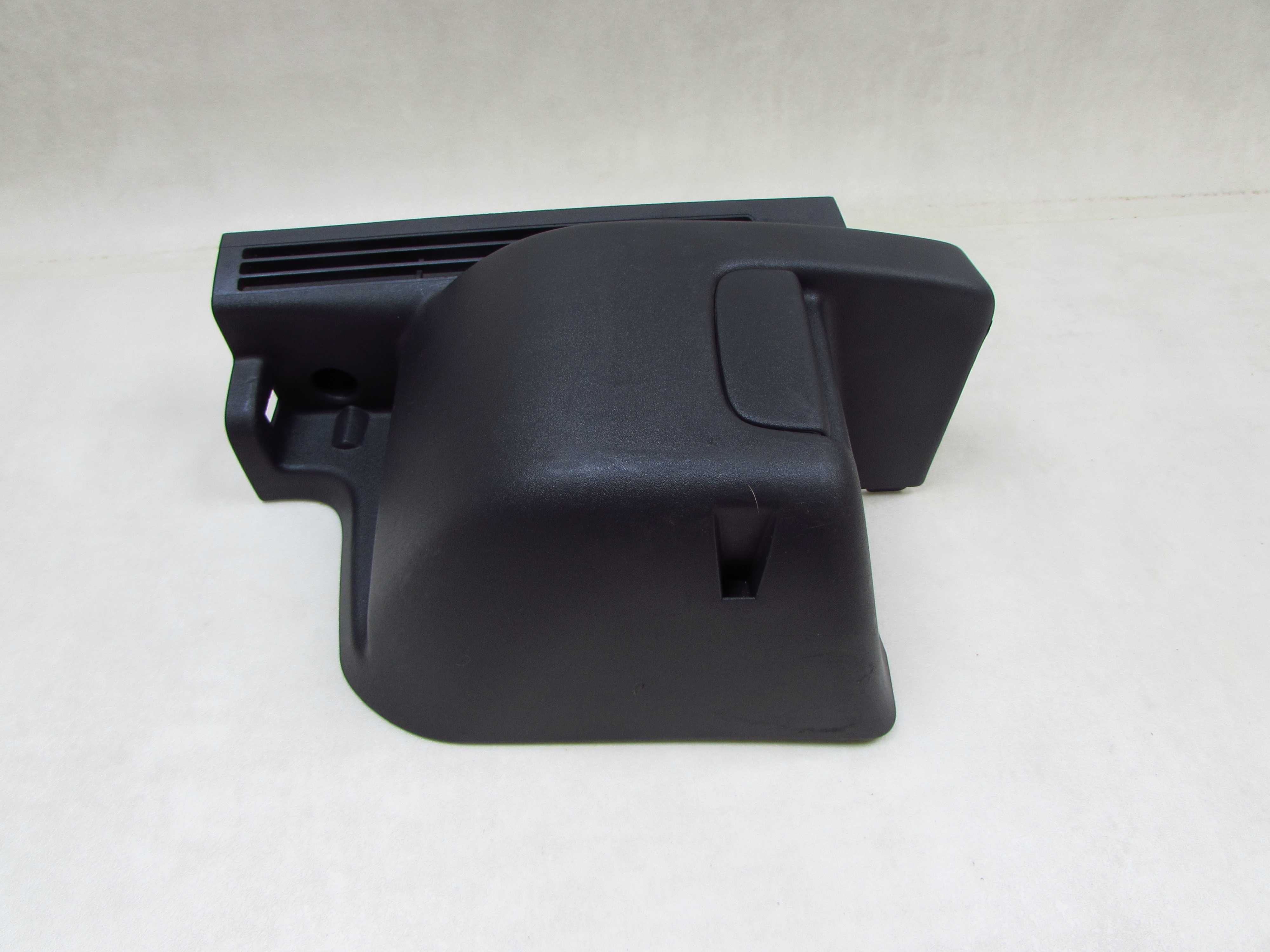 VOLVO V50 OSLONA PASA NAPINACZA TYL 30715445 LEWA 04-12