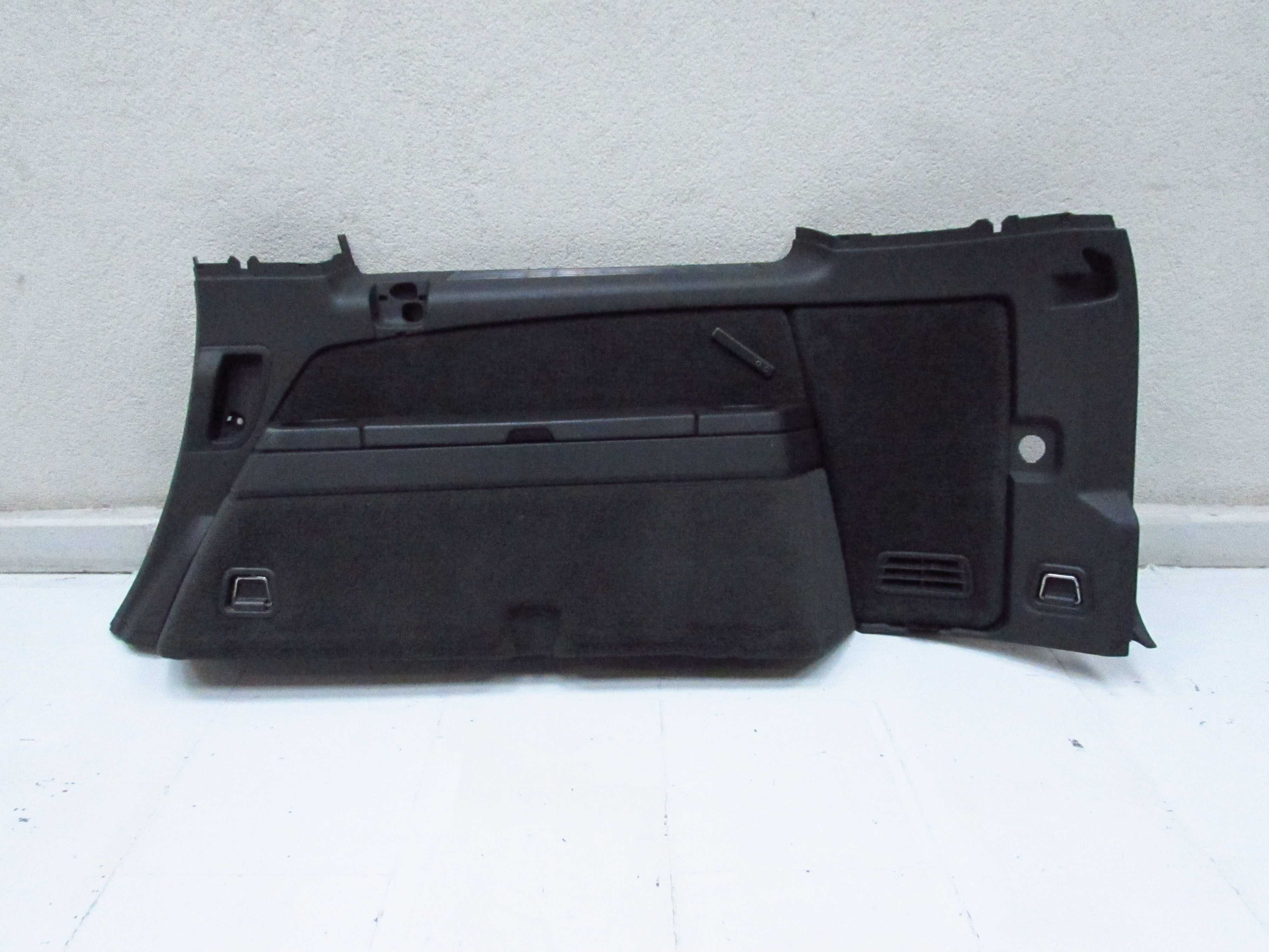VOLVO XC90 LIFT BOCZEK TAPICERKA BAGAZNIKA TYL PRAWY 39861665 06-14