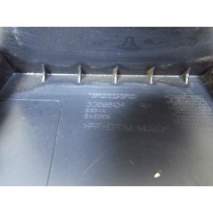 VOLVO XC90 LIFT LISTWA POD LAMPE TYL PRAWA 30698133 492-46 02-14