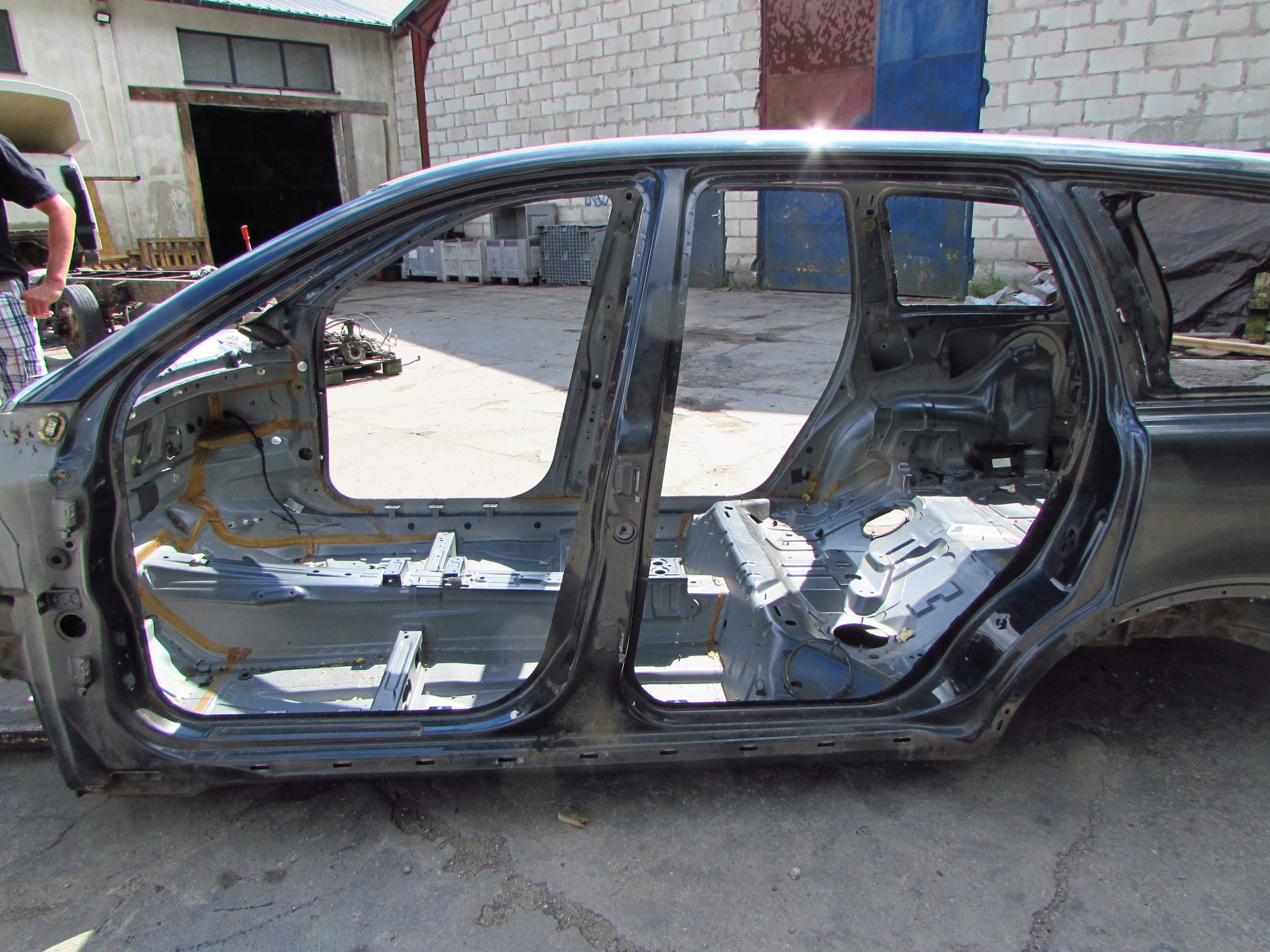VOLVO XC90 02-14 492-46 CWIARTKA SLUPEK PROG LEWY CIETY POMORSKIE