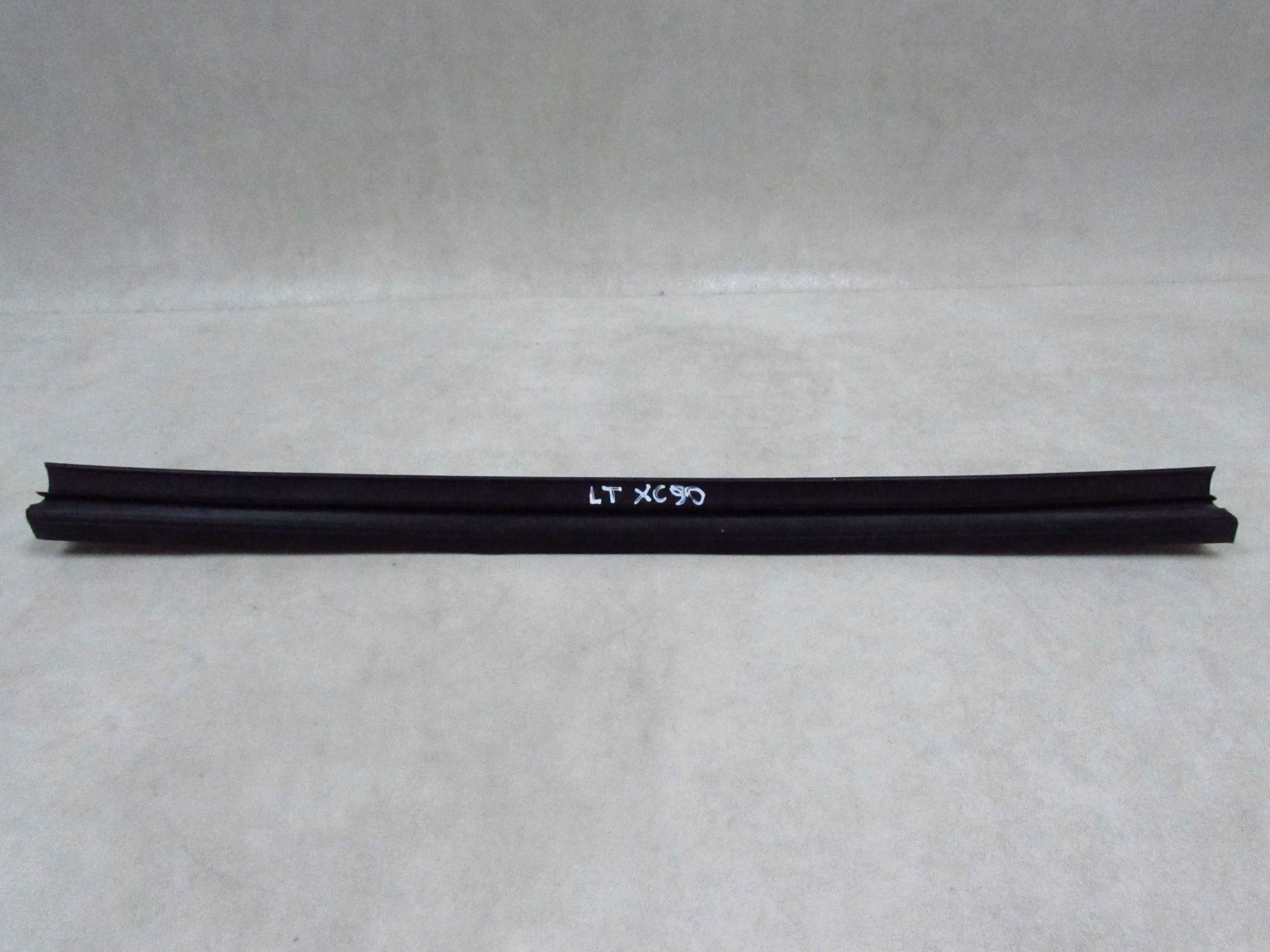 VOLVO XC90 LISTWA ZGARNIAJACA USZCZELKA SZYBY DRZWI TYL LEWA 02-14