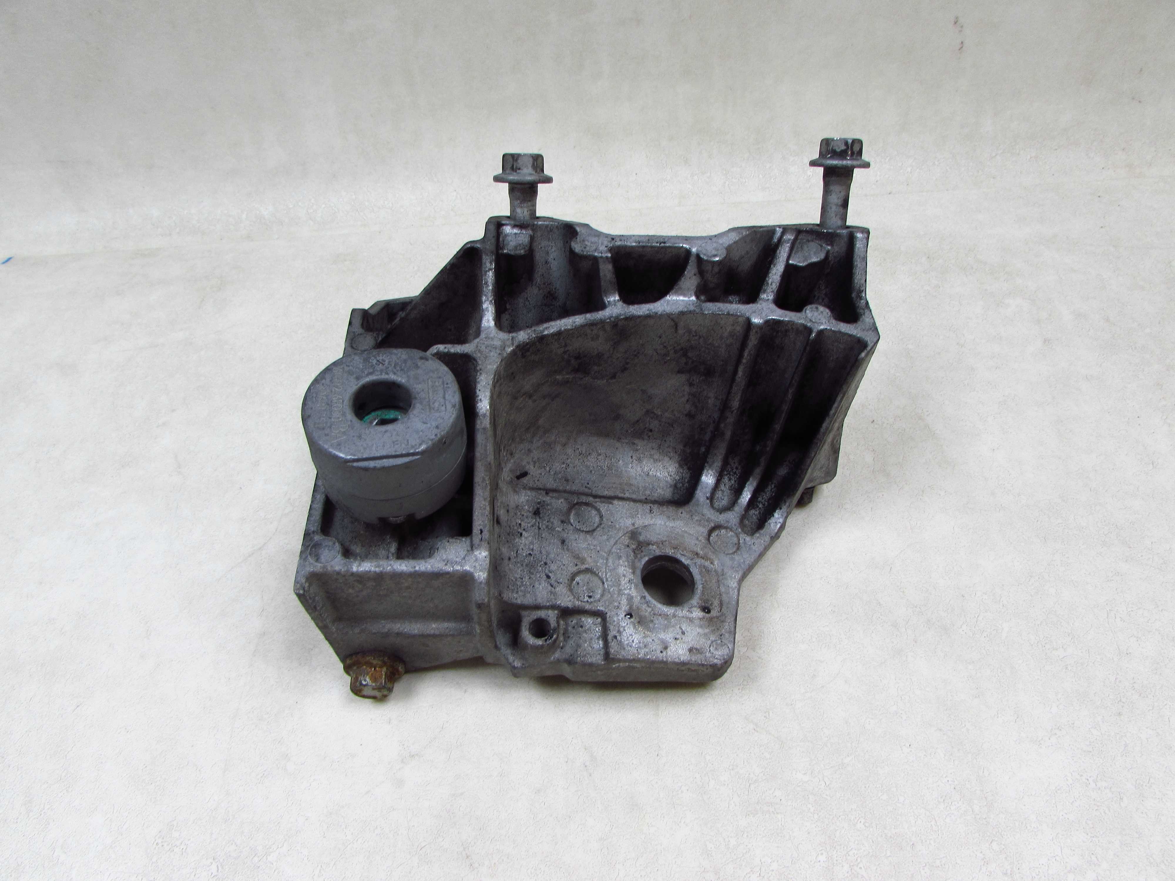 VOLVO XC90 I S80 II V70 III 07-14 2.4 D5 LAPA WSPORNIK SILNIKA 30681951
