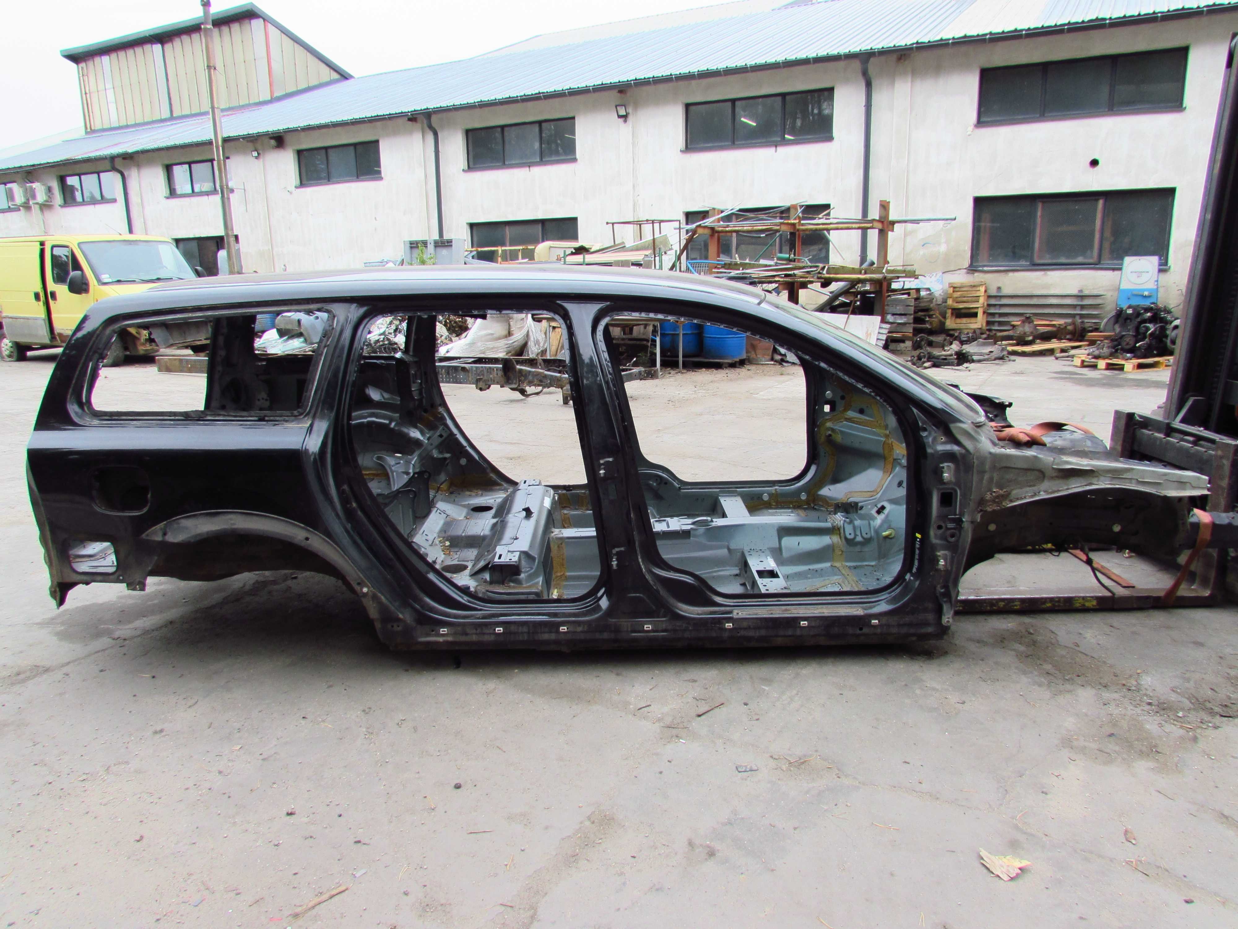 VOLVO S80 V70 III XC70 III 07-16 CWIARTKA PROG SLUPEK PRAWY 452-46 POMORSKIE