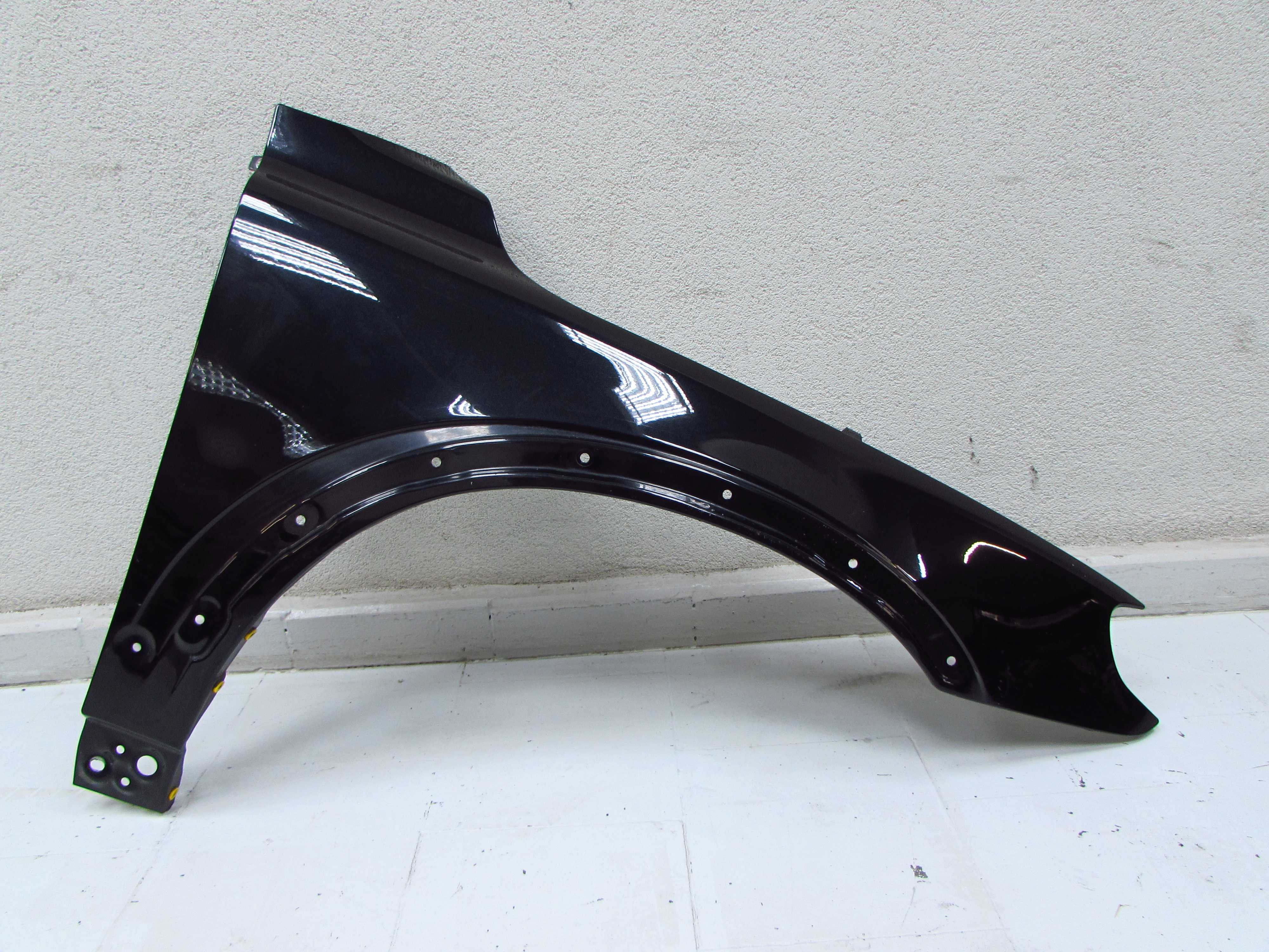VOLVO XC70 P3 III 06-16 BLOTNIK PRZOD PRAWY 452-46 DO ZALOZENIA