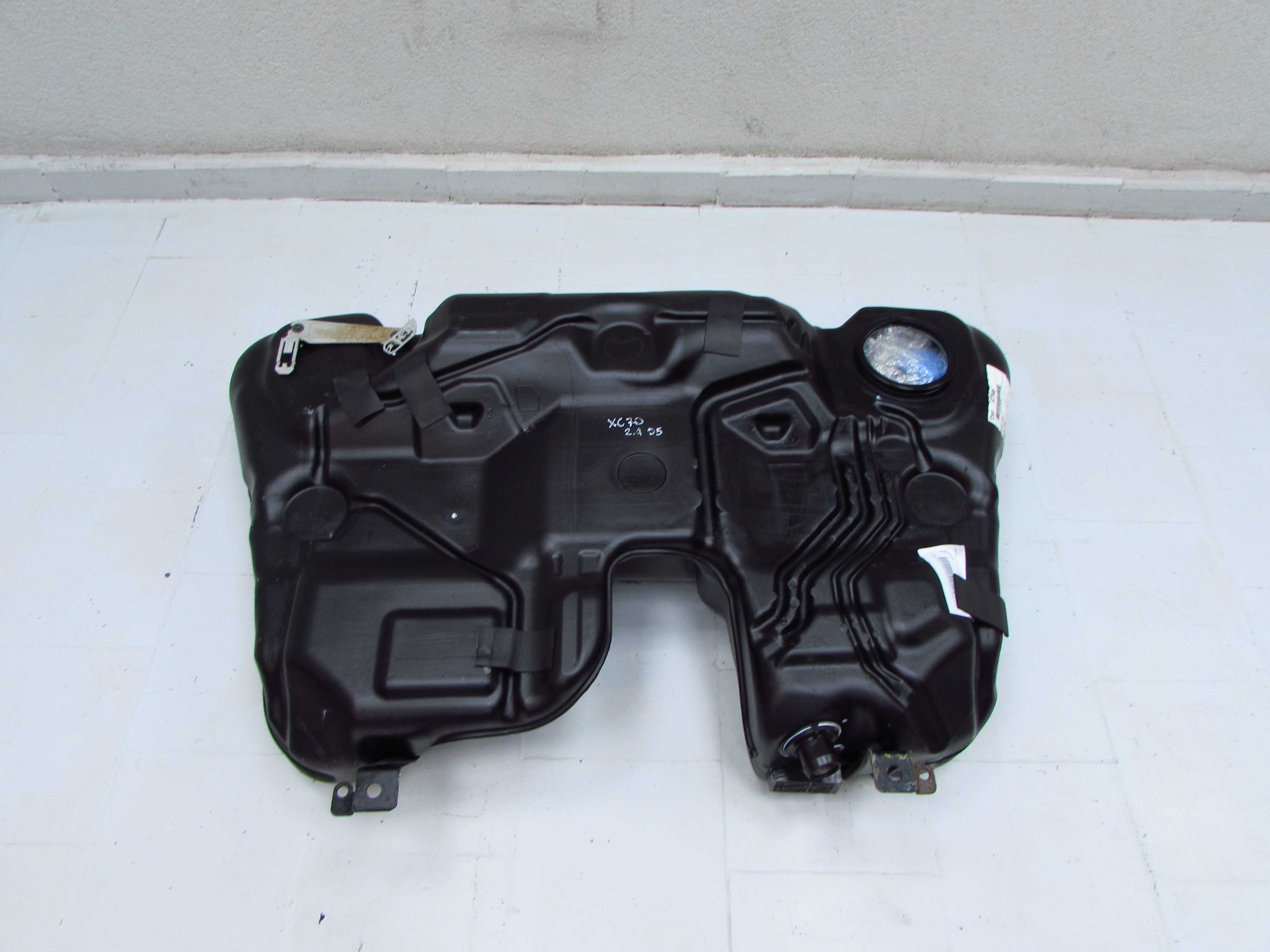 VOLVO V70 III AWD XC70 2.4 D5 06-16 BAK ZBIORNIK PALIWA 31261121