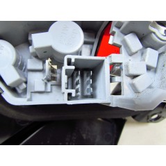 VOLVO V60 10- LAMPA TYL LEWA 31214963