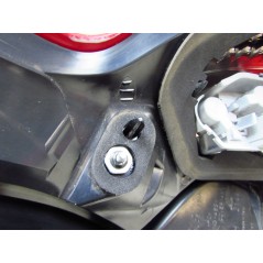 VOLVO V60 10- LAMPA TYL LEWA 31214963