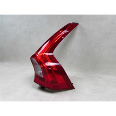 VOLVO V60 10- LAMPA TYL PRAWA 31214964