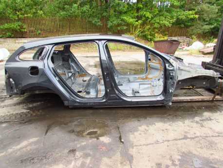 VOLVO S60 II V60 10-17 SLUPEK PROG POSZYCIE PRAWE 492-46 POMORSKIE