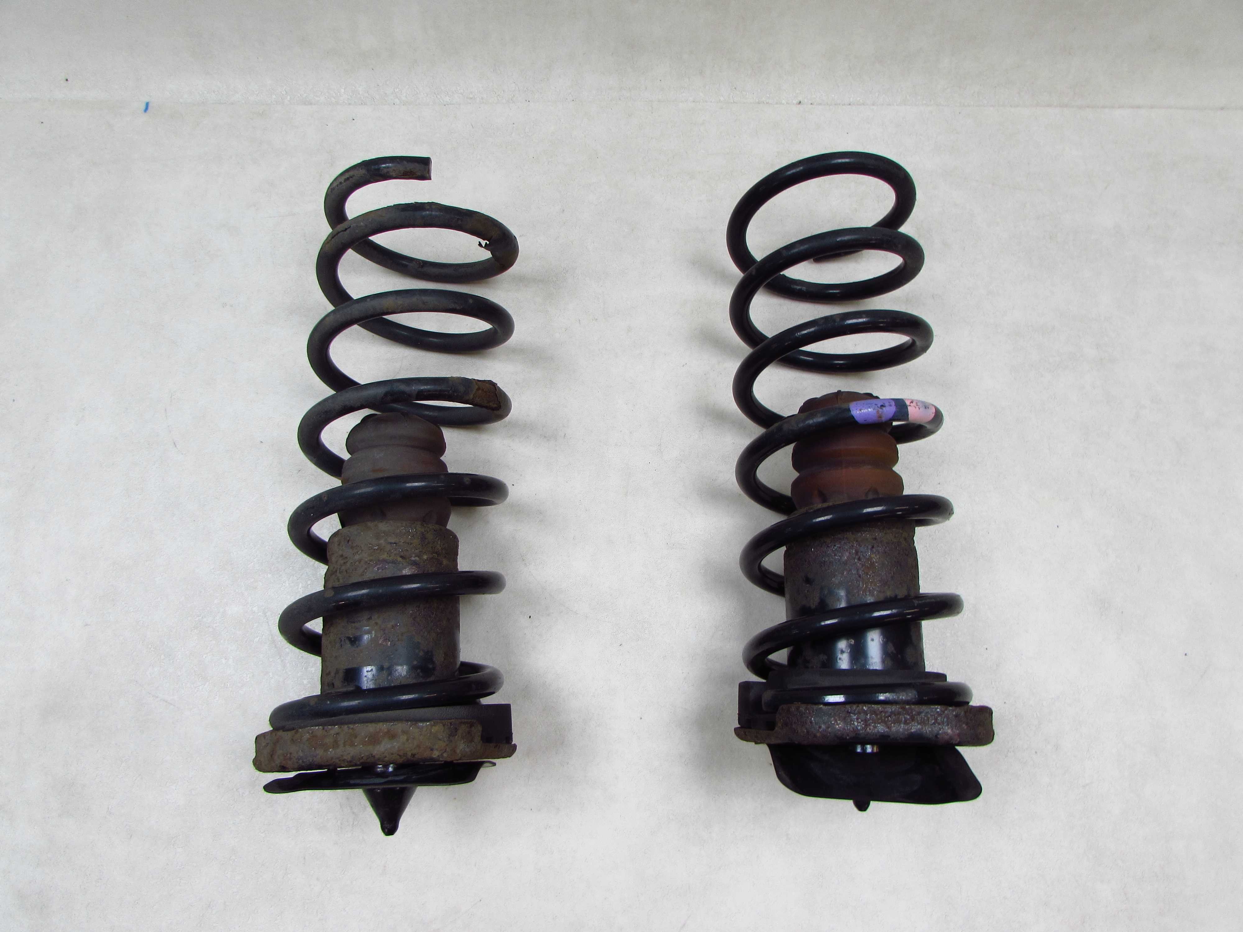 VOLVO S60 II V60 10-18 SPREZYNY SPREZYNA ZAWIESZENIA TYL KPL
