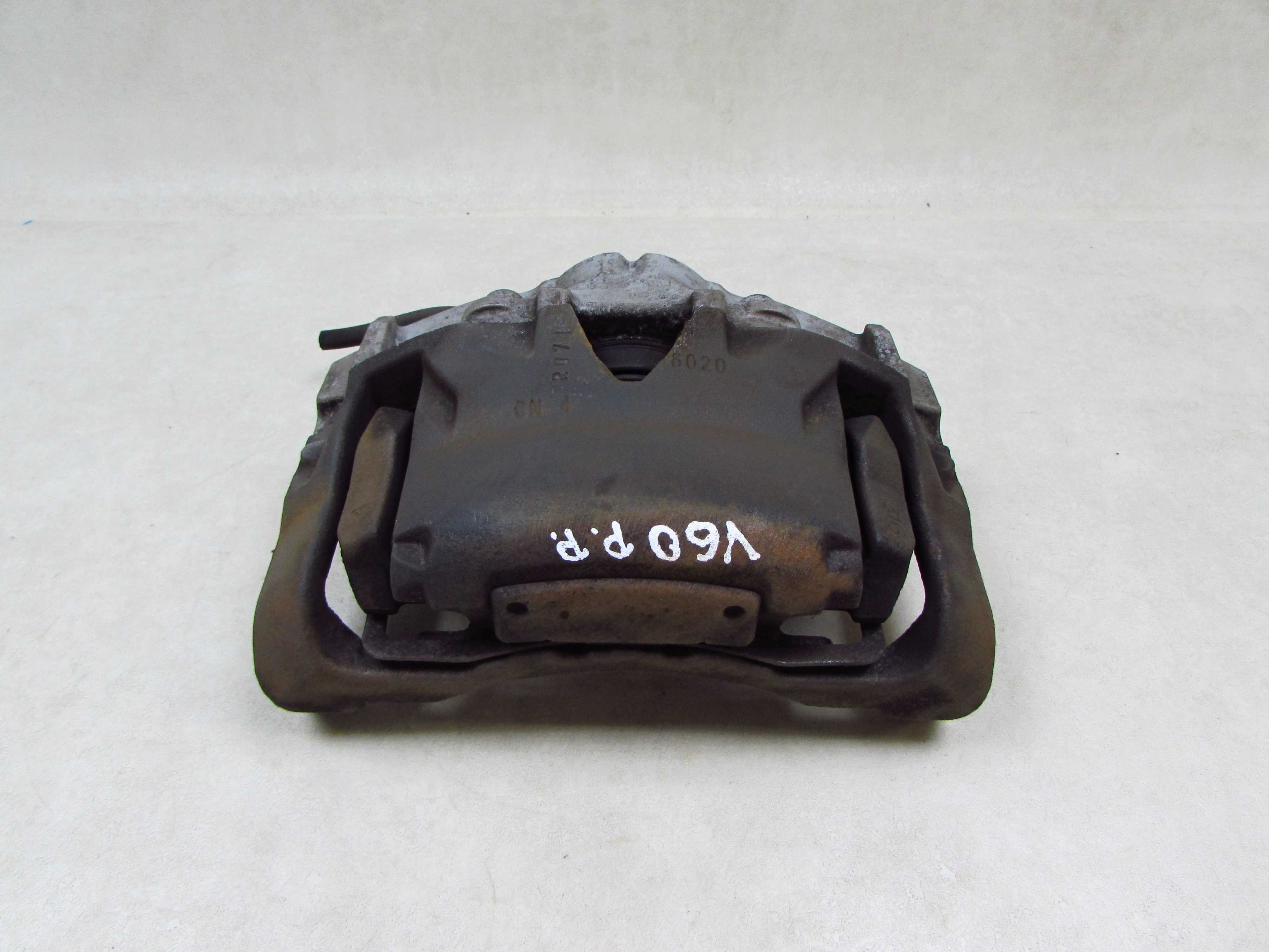 VOLVO S60 II V60 10-18 2.4 D5 10-18 ZACISK HAMULCOWY PRAWY PRZOD DUZY 946