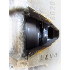 VOLVO S60 II V60 10-18 2.4 D5 10-18 ZACISK HAMULCOWY PRAWY PRZOD DUZY 945