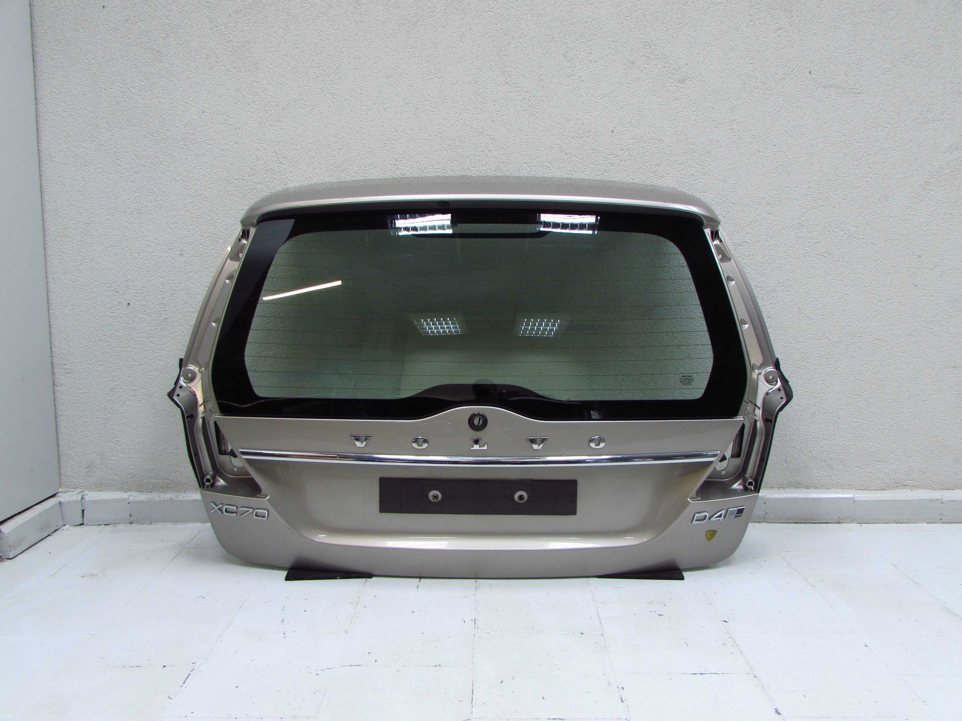 VOLVO V70 III XC70 LIFT 06-16 KLAPA BAGAZNIKA TYL SZYBA LISTWA 484