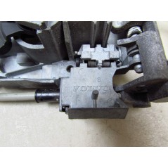 VOLVO S60 II V60 XC60 XC70 V70 III S80 II 08-18 STELARZ PODSTAWA KLAMKI PRAWY PRZOD
