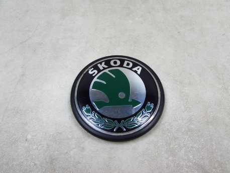 SKODA ZNACZEK EMBLEMAT LOGO POKRYWY OSLONY SILNIKA 036103940N