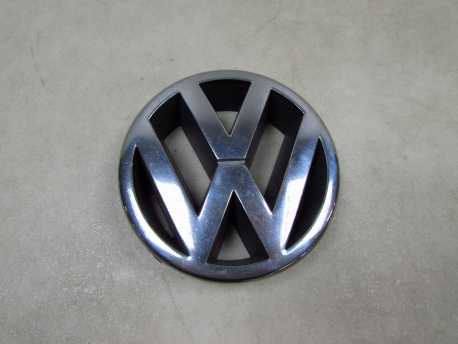 VW POLO III PASSAT B5 TRANSPORTER T4 CADDY III ZNACZEK EMBLEMAT LOGO ATRAPY GRILLA 125 mm 3B0853601