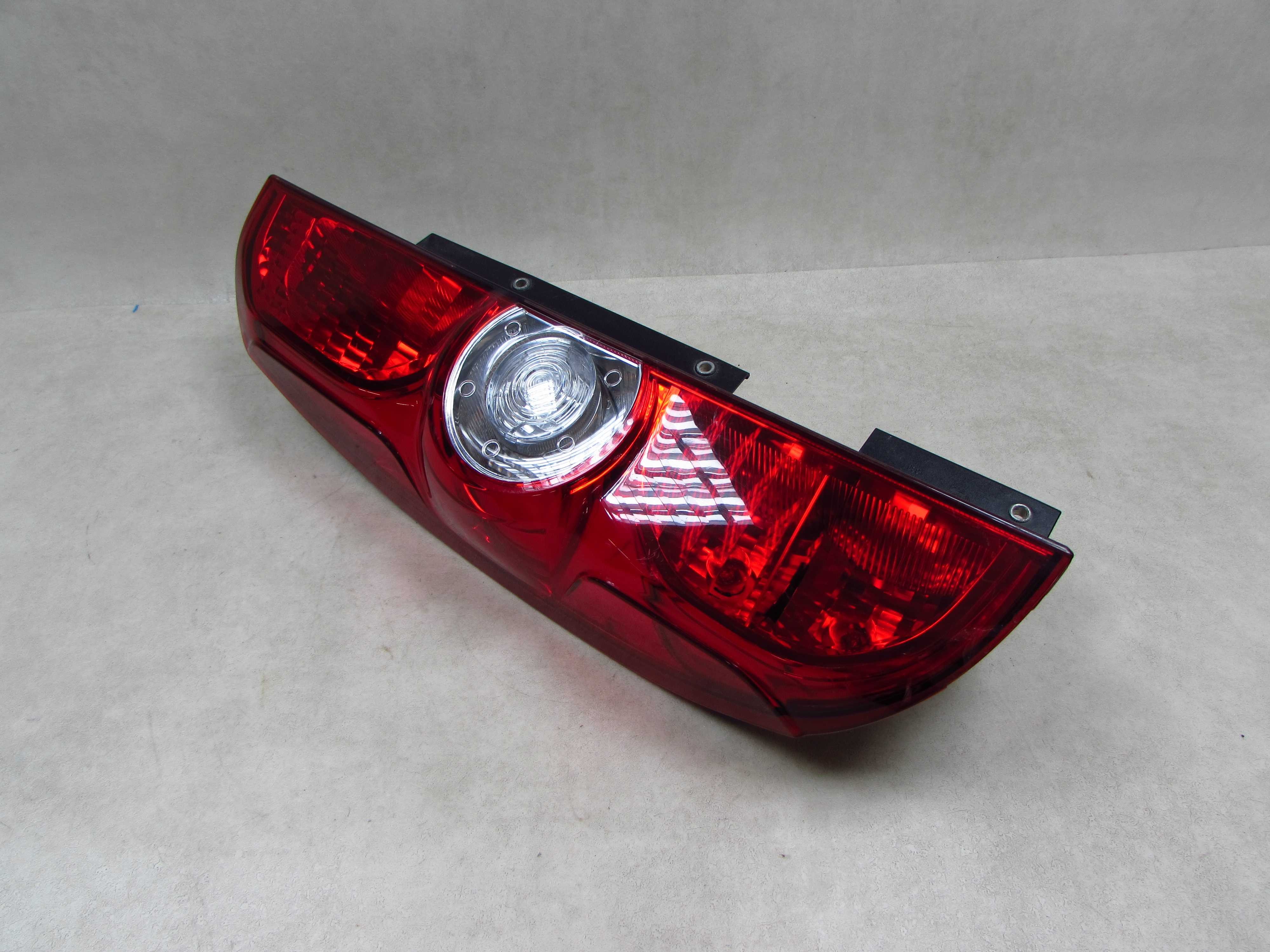 FIAT DOBLO II COMBO D 10-22 LAMPA TYL LEWA TYLNA 20580748 519248460