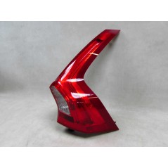 VOLVO V60 LIFT 13-18 LAMPA TYL PRAWA 31395928 EUROPA