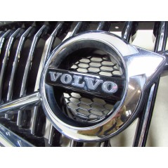 VOLVO XC60 II 17-21 GRILL ATRAPA 31425535 USZKODZONY