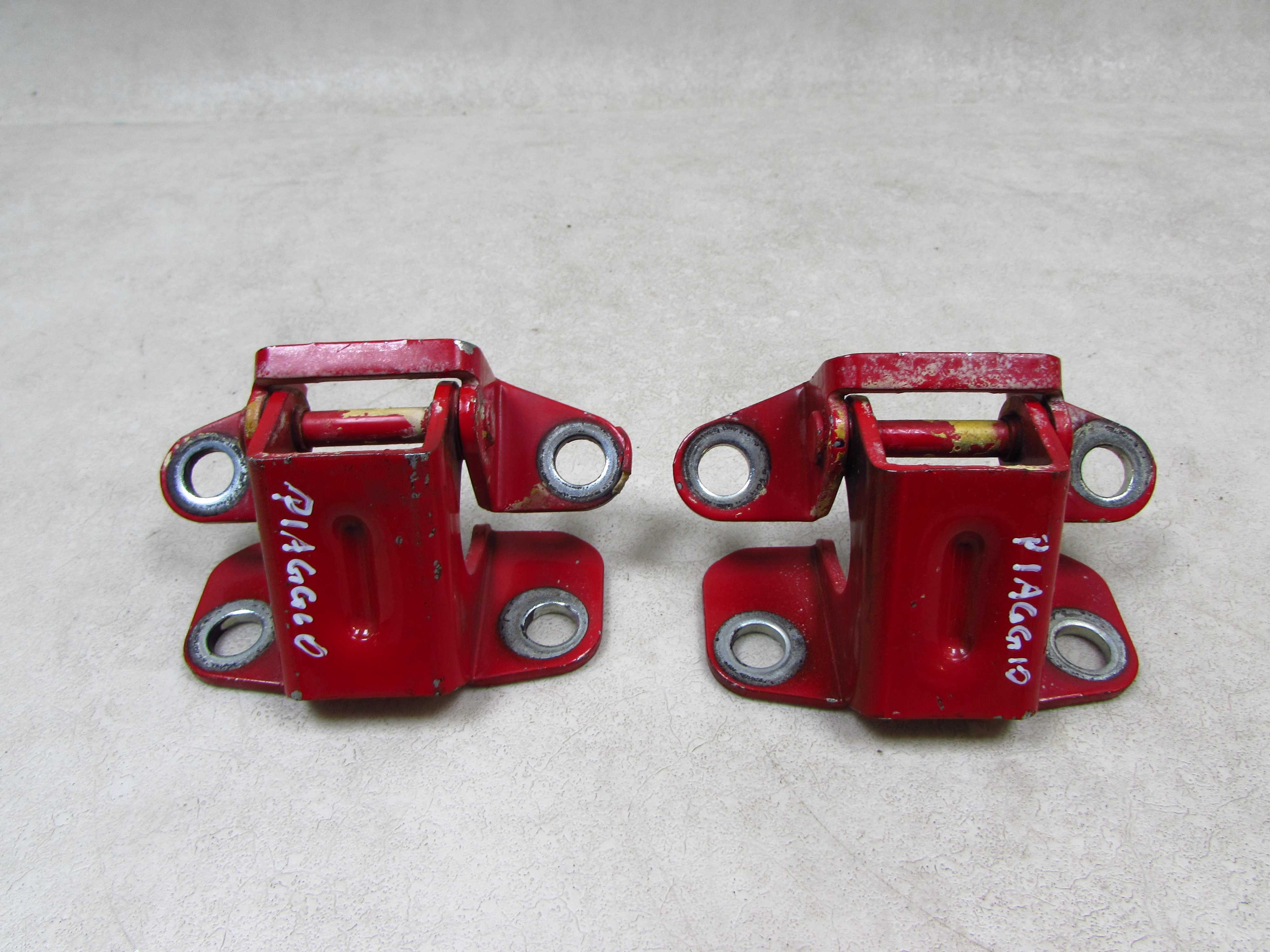 PIAGGIO PORTER PFAU QUARGO 06-18 ZAWIASY DRZWI PRAWY PRZOD