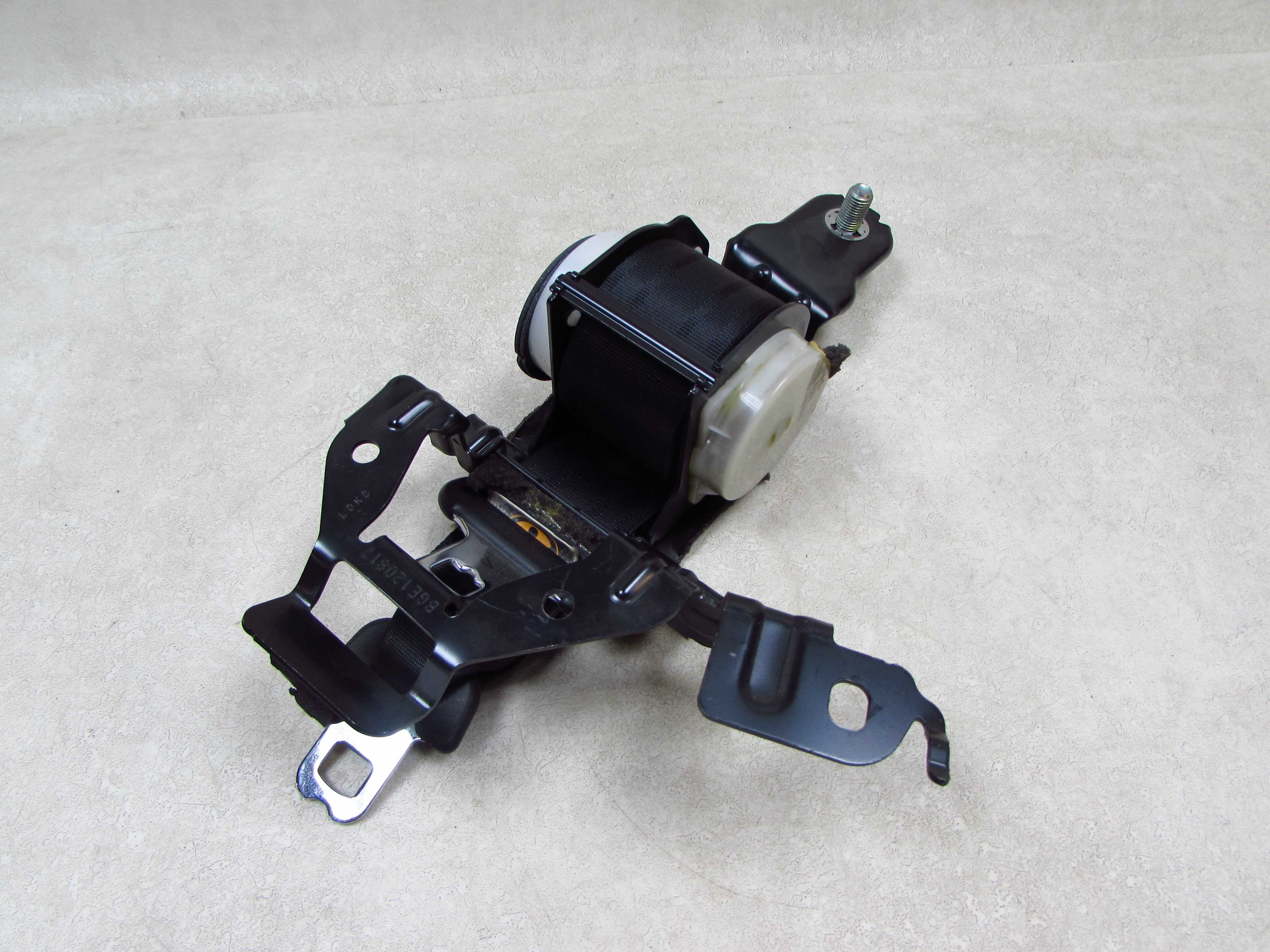 MAZDA 6 GH 07-12 PAS BEZPIECZENSTWA TYL SRODEK BGE120817