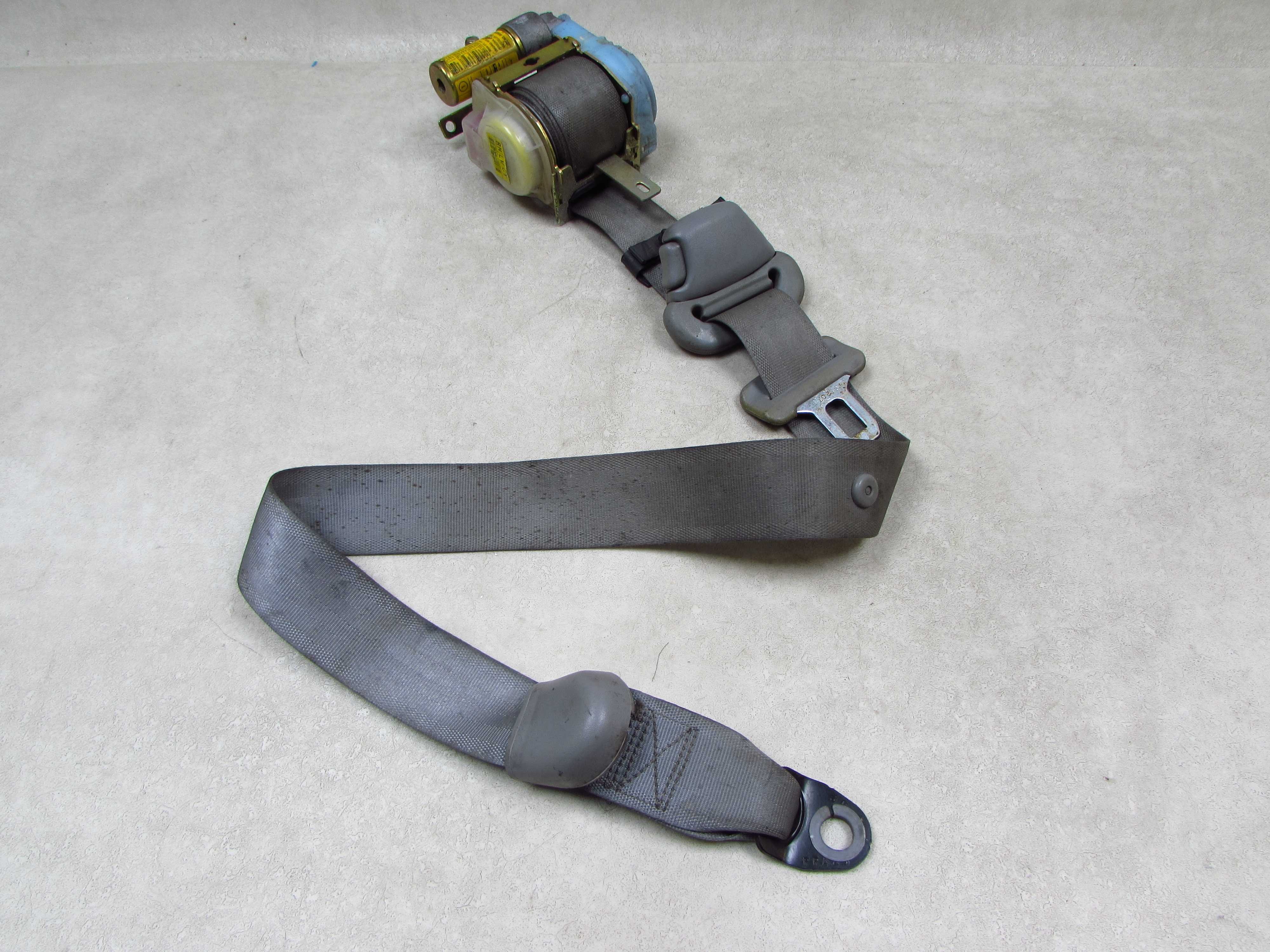 KIA CARNIVAL 99-06 PAS BEZPIECZENSTWA PRAWY PRZOD OK53H57731