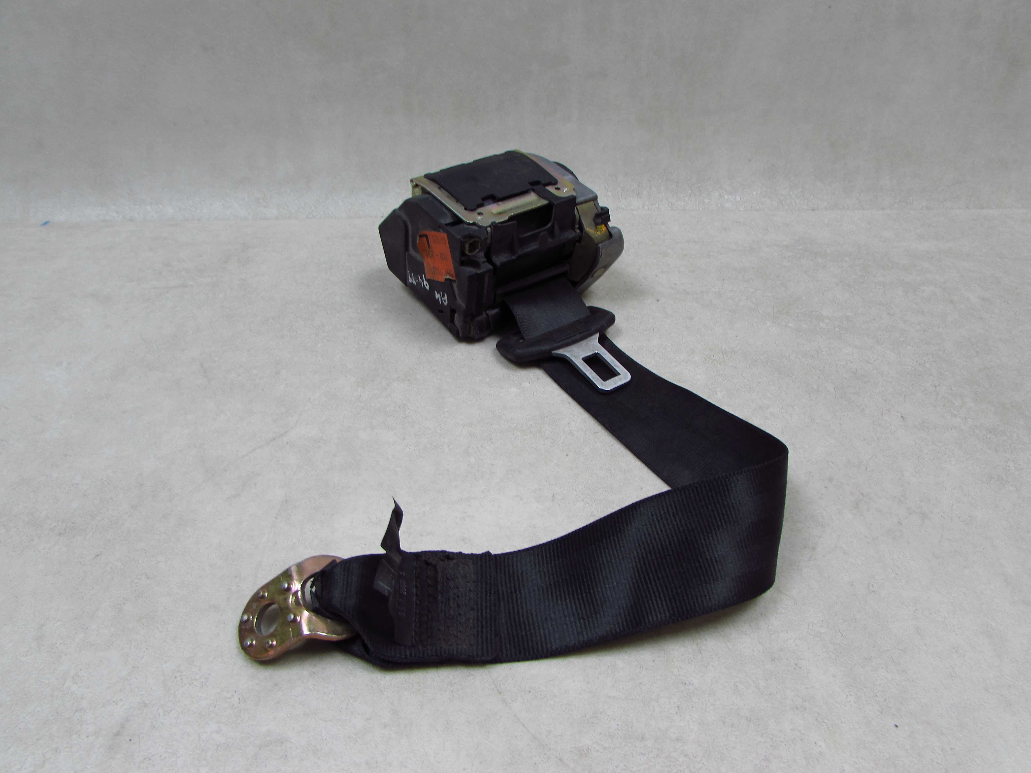 AUDI A4 S4 B5 94-99 PAS BEZPIECZENSTWA TYL LEWY 8D9857805D 560307100