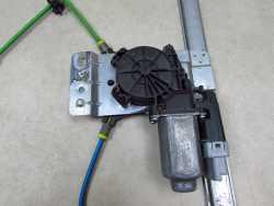 FIAT SCUDO EXPERT JUMPY II 07-16 MECHANIZM PODNOSNIK SZYBY DRZWI PRZOD LEWY
