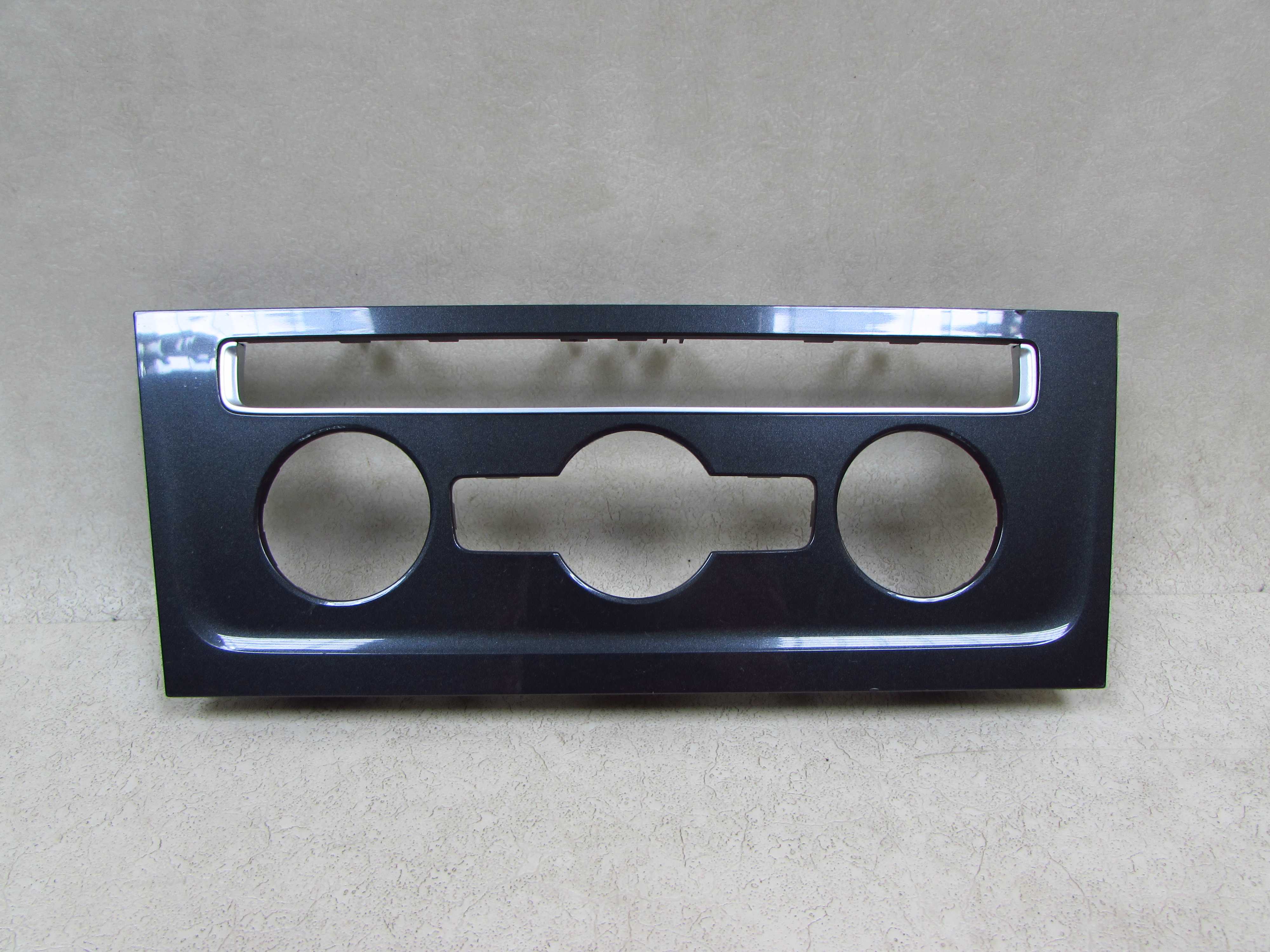 VW GOLF VII 7 12-21 RAMKA OSLONA DEKOR PANELU NAWIEWU 5G1863100C 5G1863042