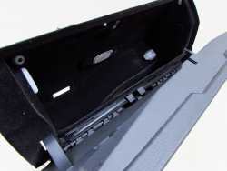 MERCEDES E KLASSA W207 SCHOWEK PASAZERA DESKI KONSOLI A2076800091 EUROPA