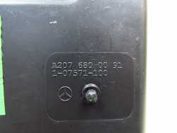 MERCEDES E KLASSA W207 SCHOWEK PASAZERA DESKI KONSOLI A2076800091 EUROPA