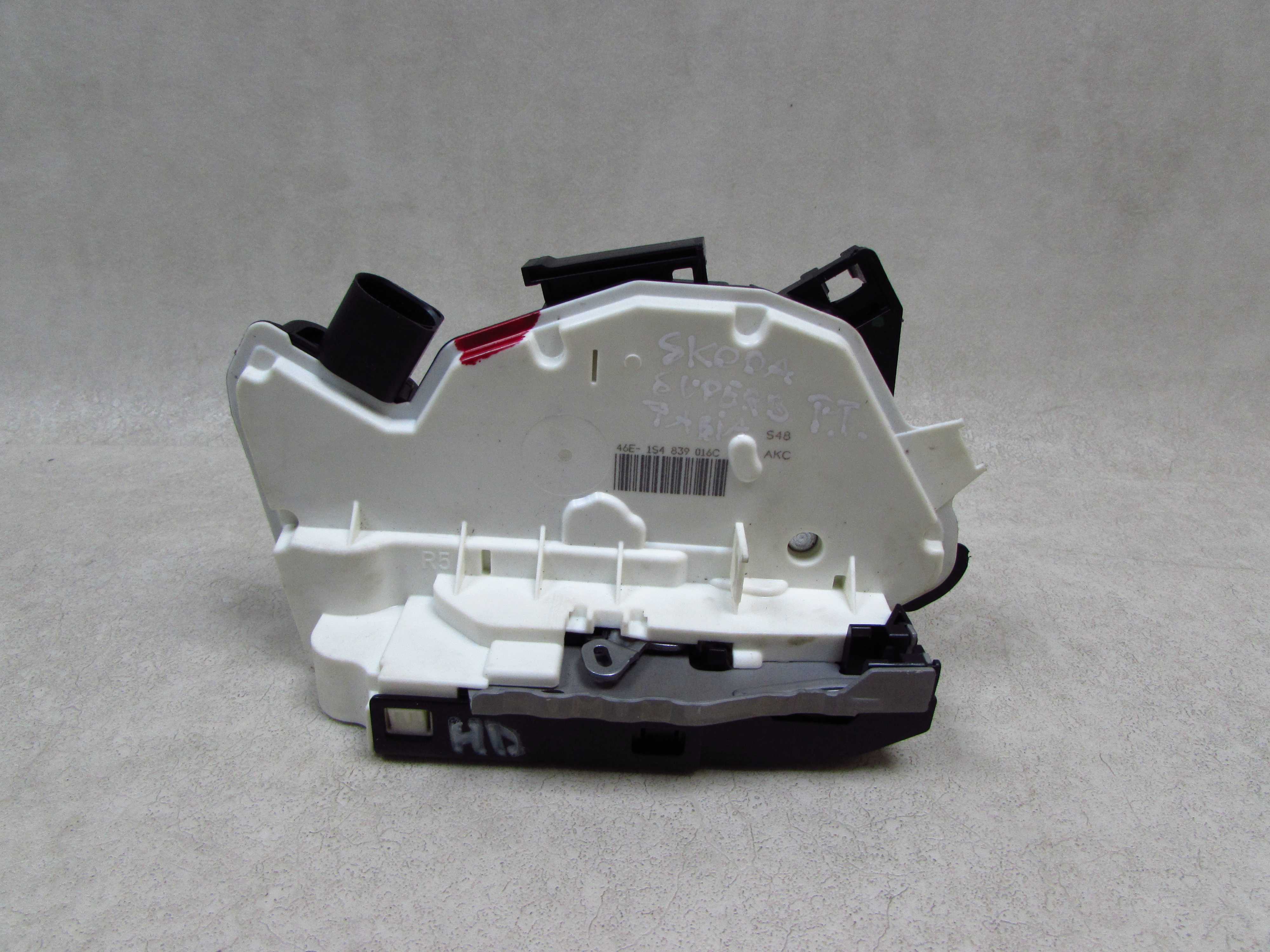 SKODA FABIA II SUPERB II 08-14 ZAMEK DRZWI PRAWY TYL 6 PIN 1S4839016C