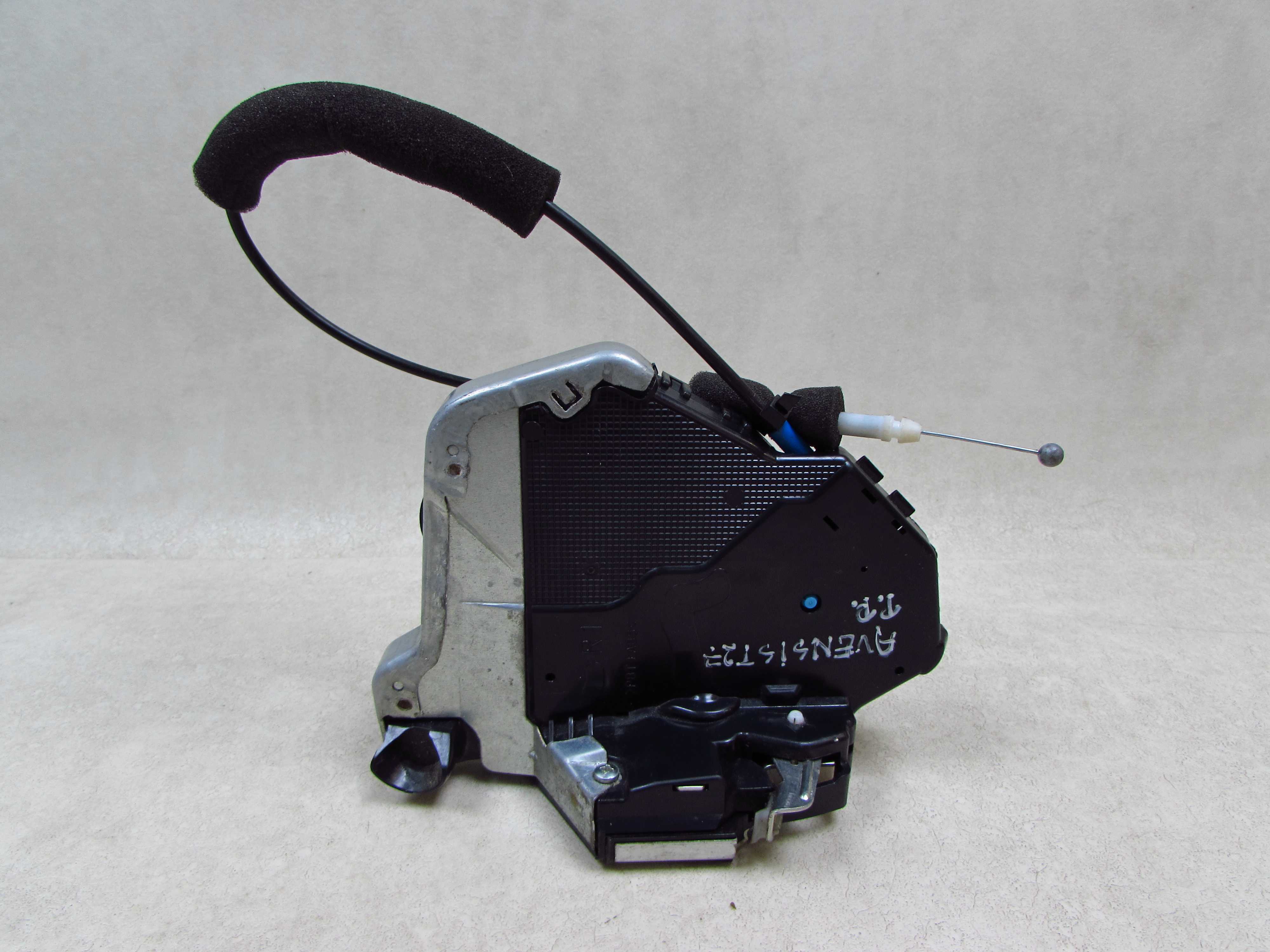 TOYOTA AVENSIS III T27 09-15 ZAMEK DRZWI PRZOD PRAWY 10 PIN