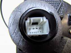 TOYOTA AVENSIS T25 03-08 ZAMEK DRZWI PRZOD LEWY 6 PIN