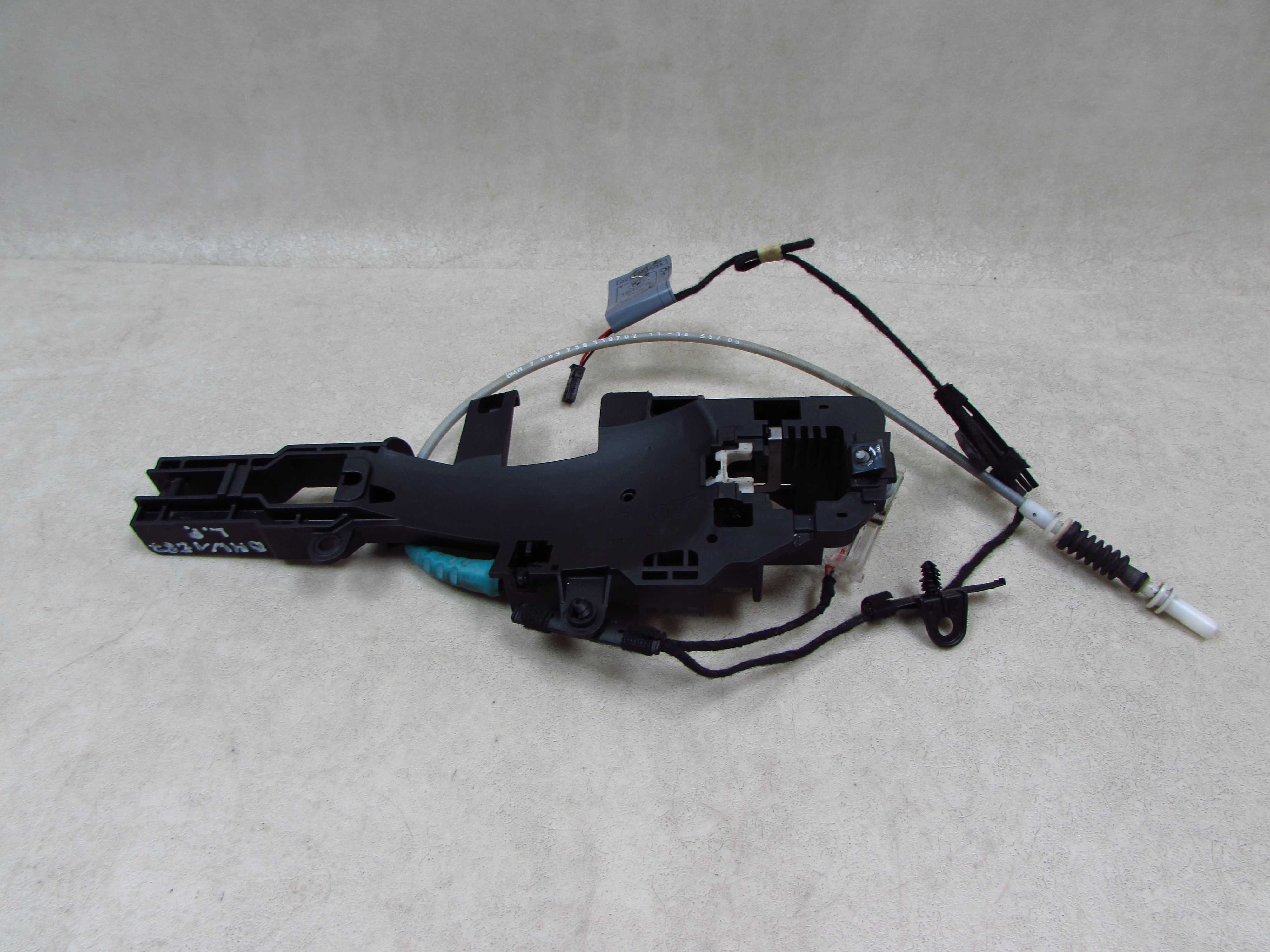 BMW 1 E81 E87 01-12 KASETA KLAMKI DRZWI PRZOD LEWA 7069759