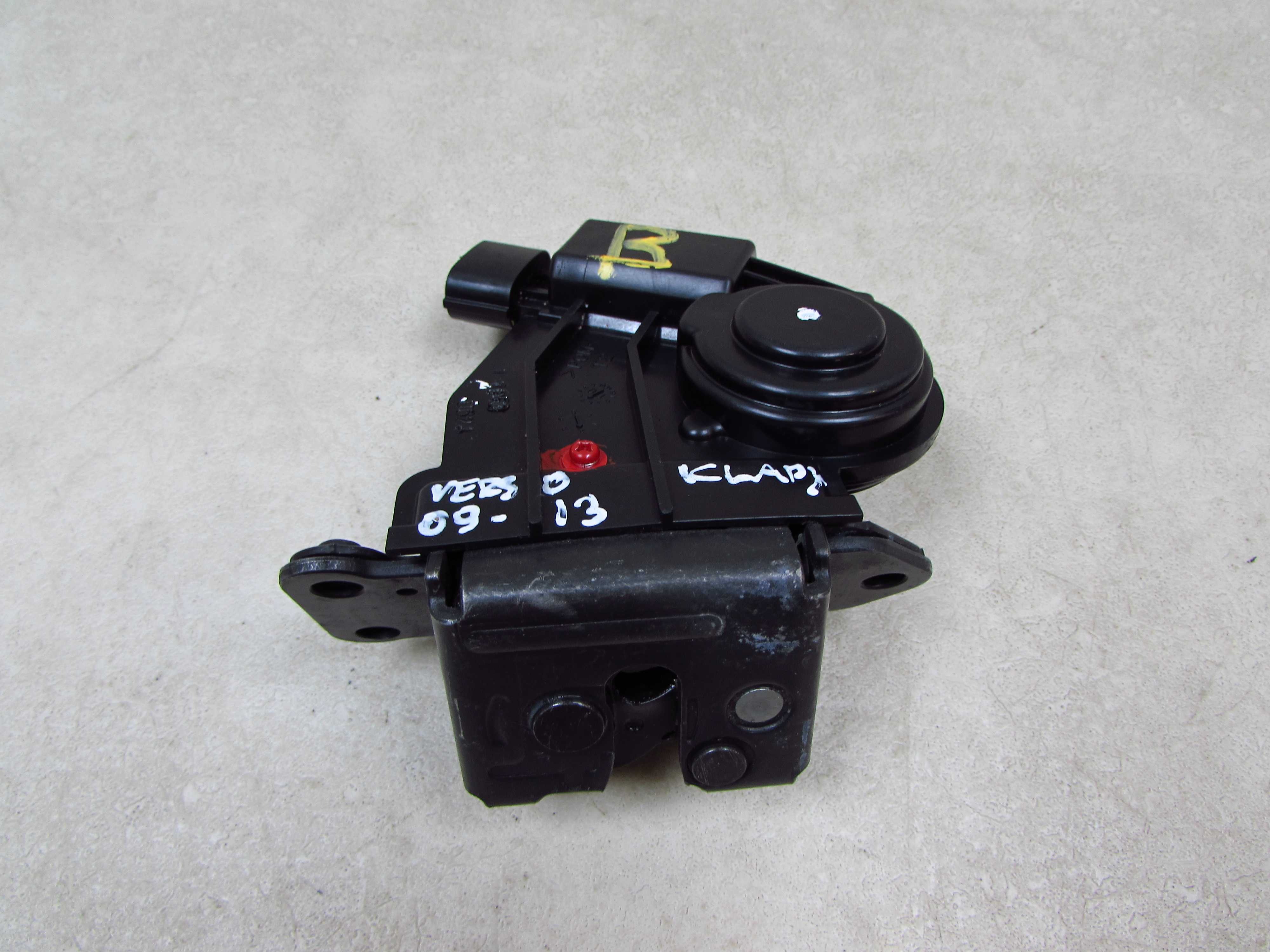 TOYOTA VERSO 09-14 ZAMEK KLAPY BAGAZNIKA TYL 3 PIN