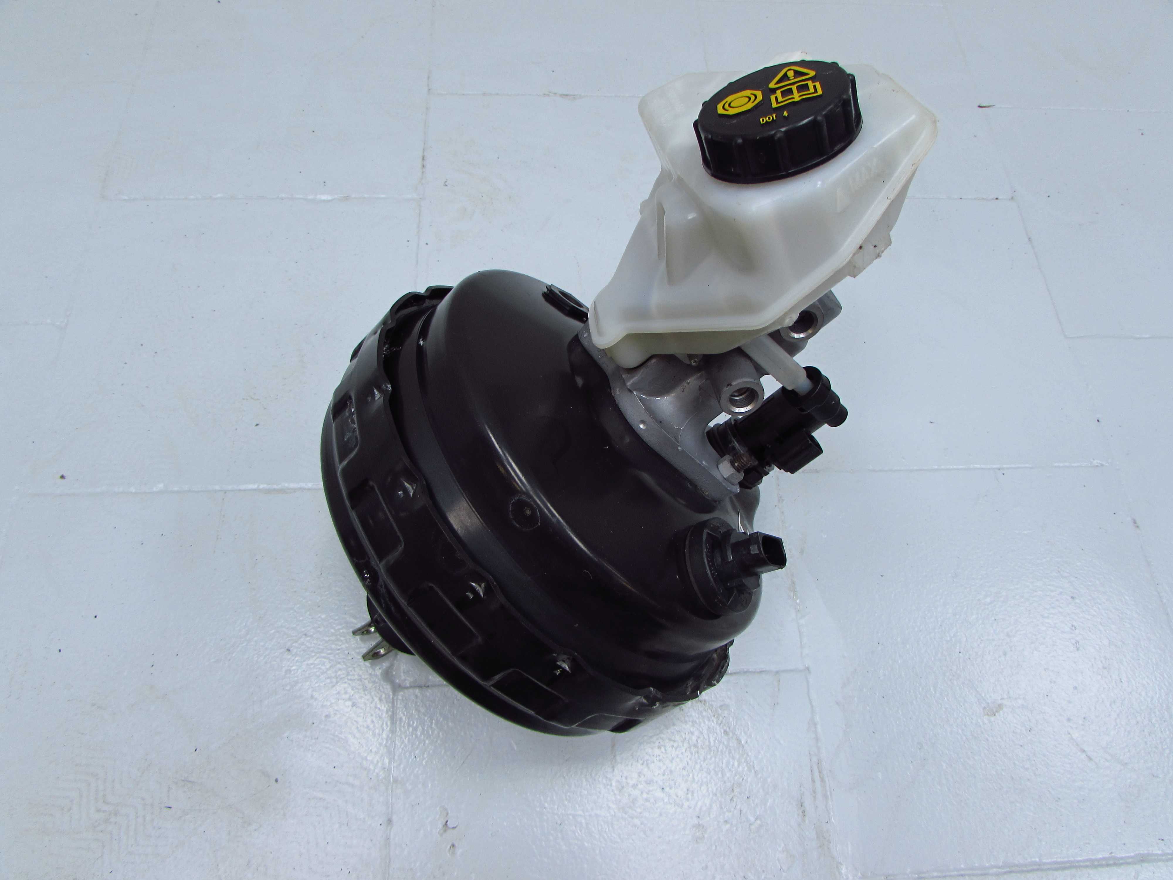 VOLVO S60 II V60 XC 2.4 D5 06- POMPA HAMULCOWA SERWO 31305104 AG9N-12B195-BA