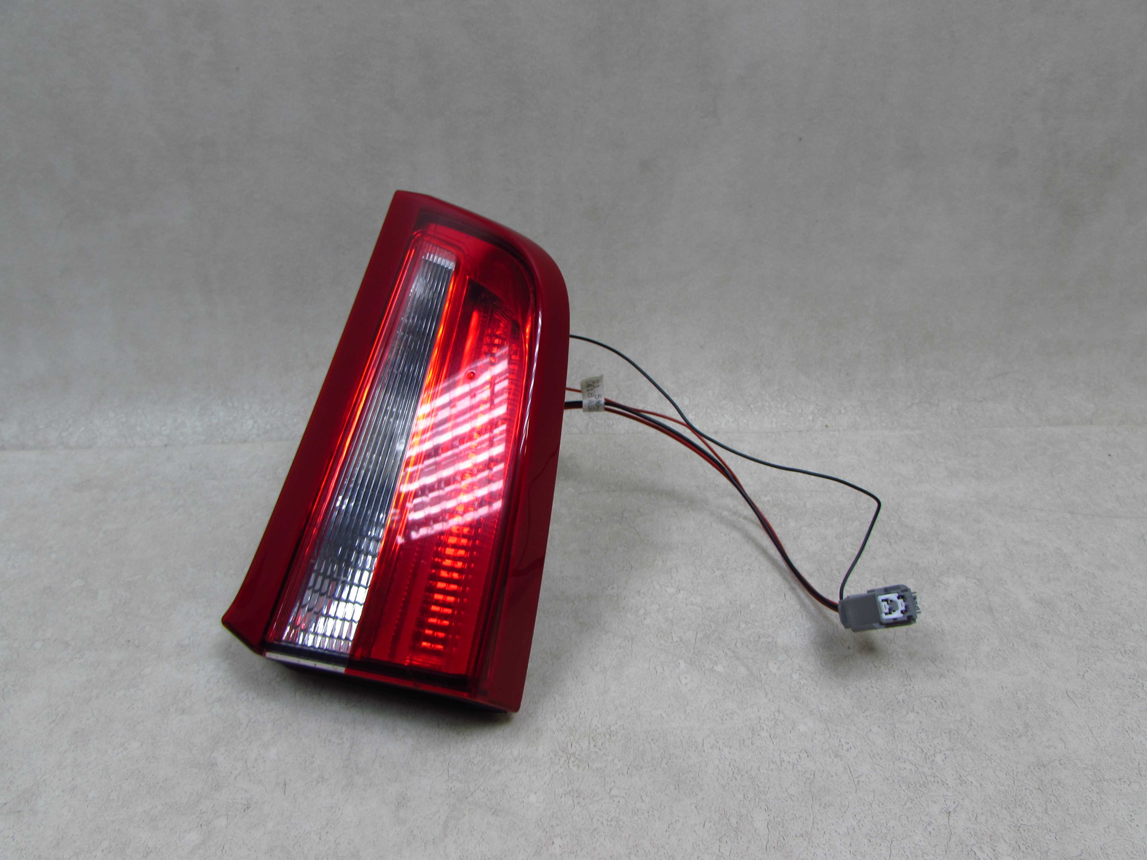 VOLVO S60 II 10-13 LAMPA TYL PRAWA KLAPY 50603234 30796272