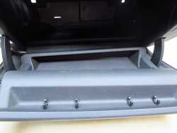 VOLVO S60 II V60 10-17 SCHOWEK PASAZERA DESKI KONSOLI 30755902 UK ANGLIK