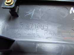 MITSUBISHI PAJERO SPORT 96-08 MIESZEK OSLONA DZWIGNI ZMIANY BIEGOW MR471885