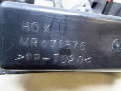 MITSUBISHI PAJERO SPORT 96-08 MIESZEK OSLONA DZWIGNI ZMIANY BIEGOW MR471885