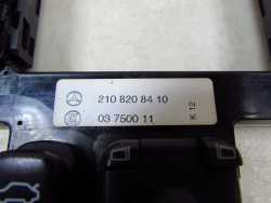 MERCEDES KLASA E W210 95-02 PANEL PRZELACZNIK PRZYCISK SZYBY A2108208410