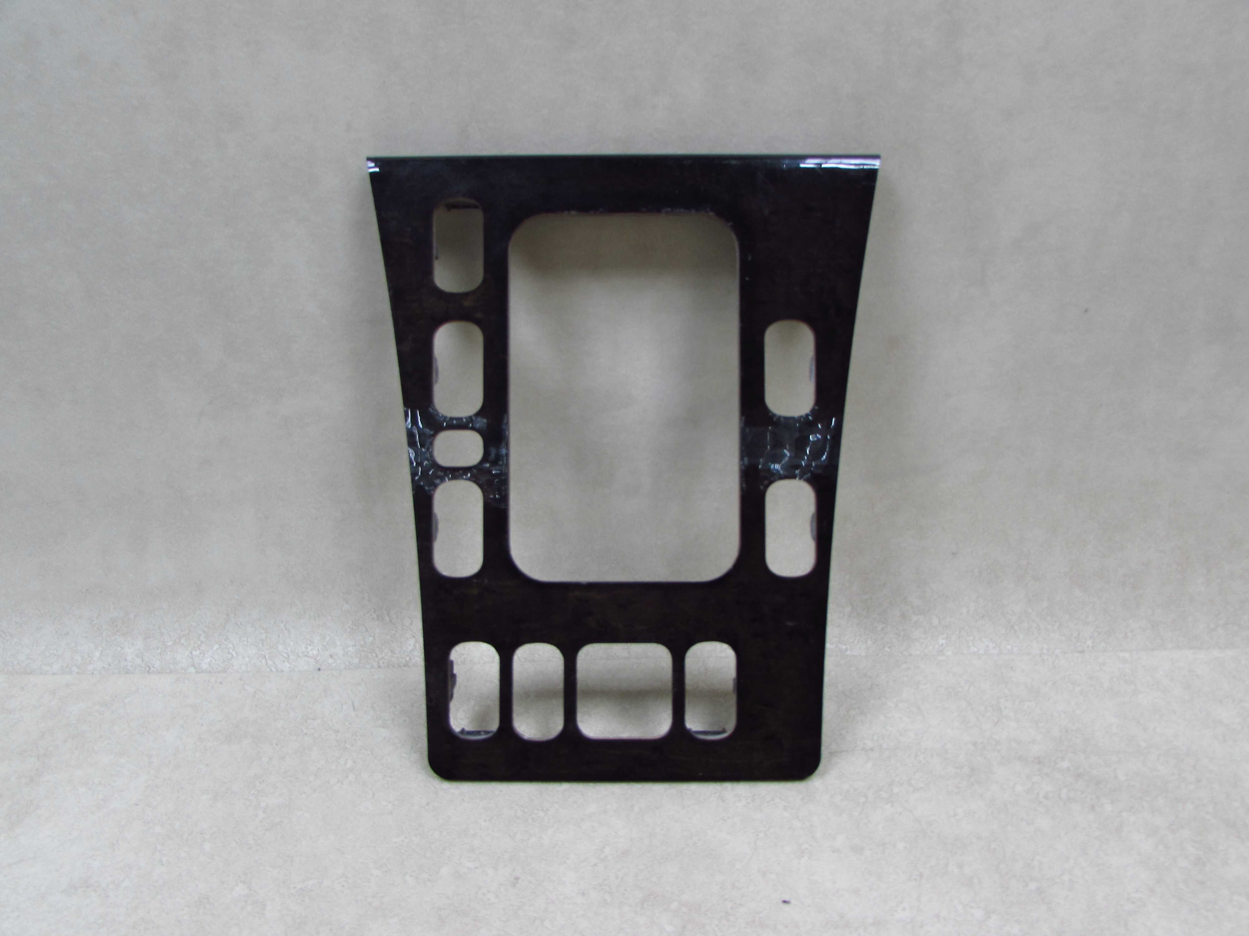 MERCEDES KLASA E W210 95-02 RAMKA DEKOR OSLONA LEWARKA TUNELU KONSOLI A2106831708