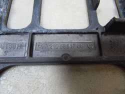 MERCEDES KLASA E W210 95-02 RAMKA DEKOR OSLONA LEWARKA TUNELU KONSOLI A2106831708