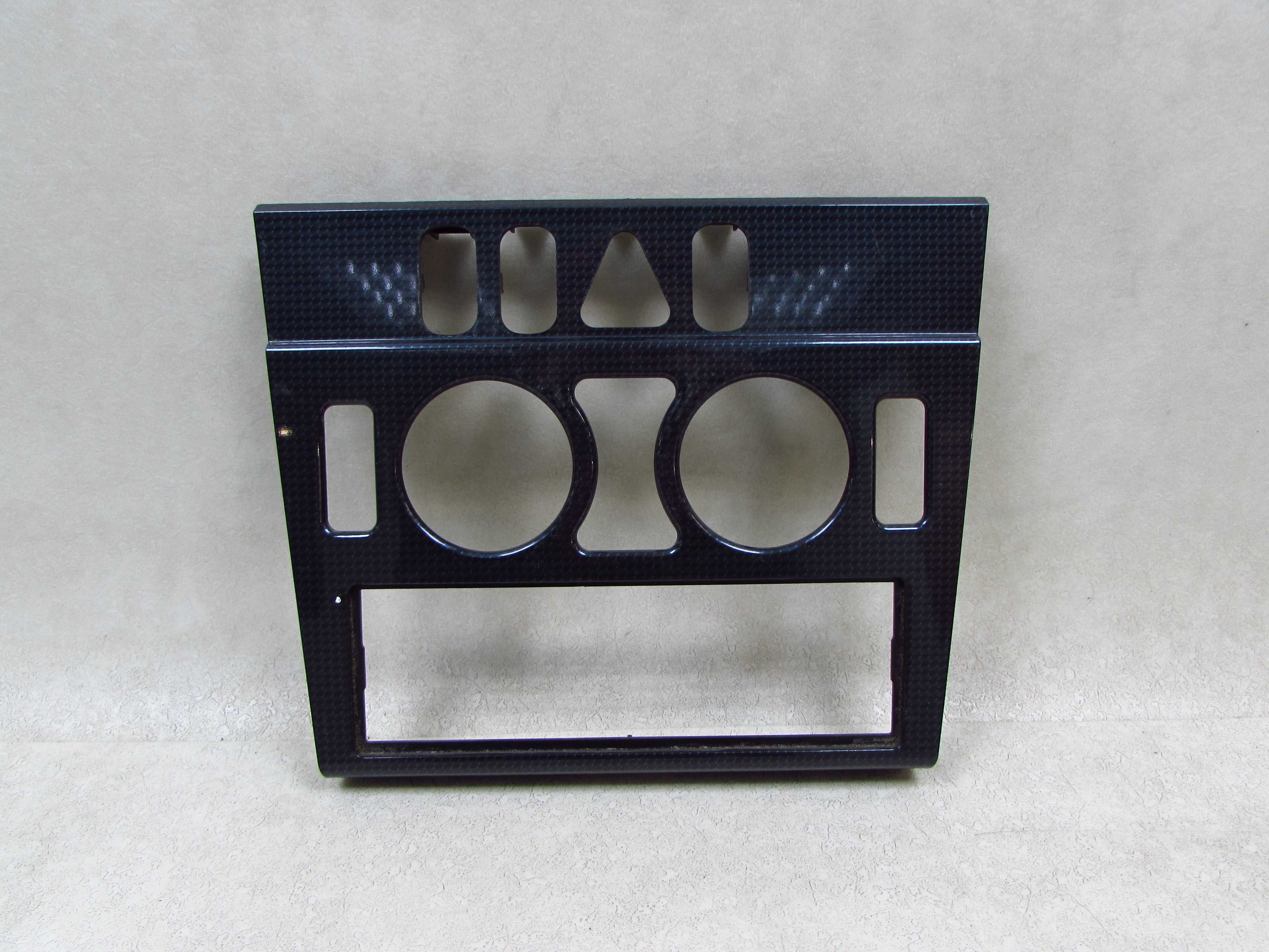 MERCEDES E KLASA W210 95-02 RAMKA OSLONA DEKOR PANELU NAWIEWU RADIA A2106830100