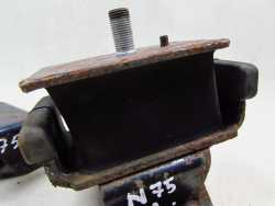 ISUZU NPR NQR NKR 5.2 D 4HK1 PODUSZKA SILNIKA LEWA